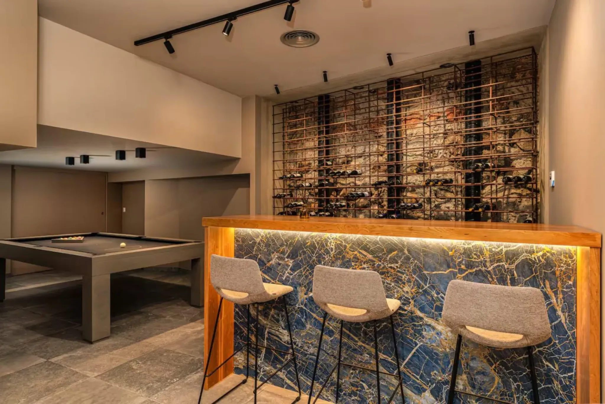 M804 Bar