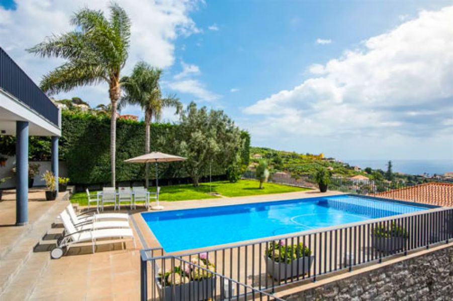 M545 Haus mit Pool und Garten