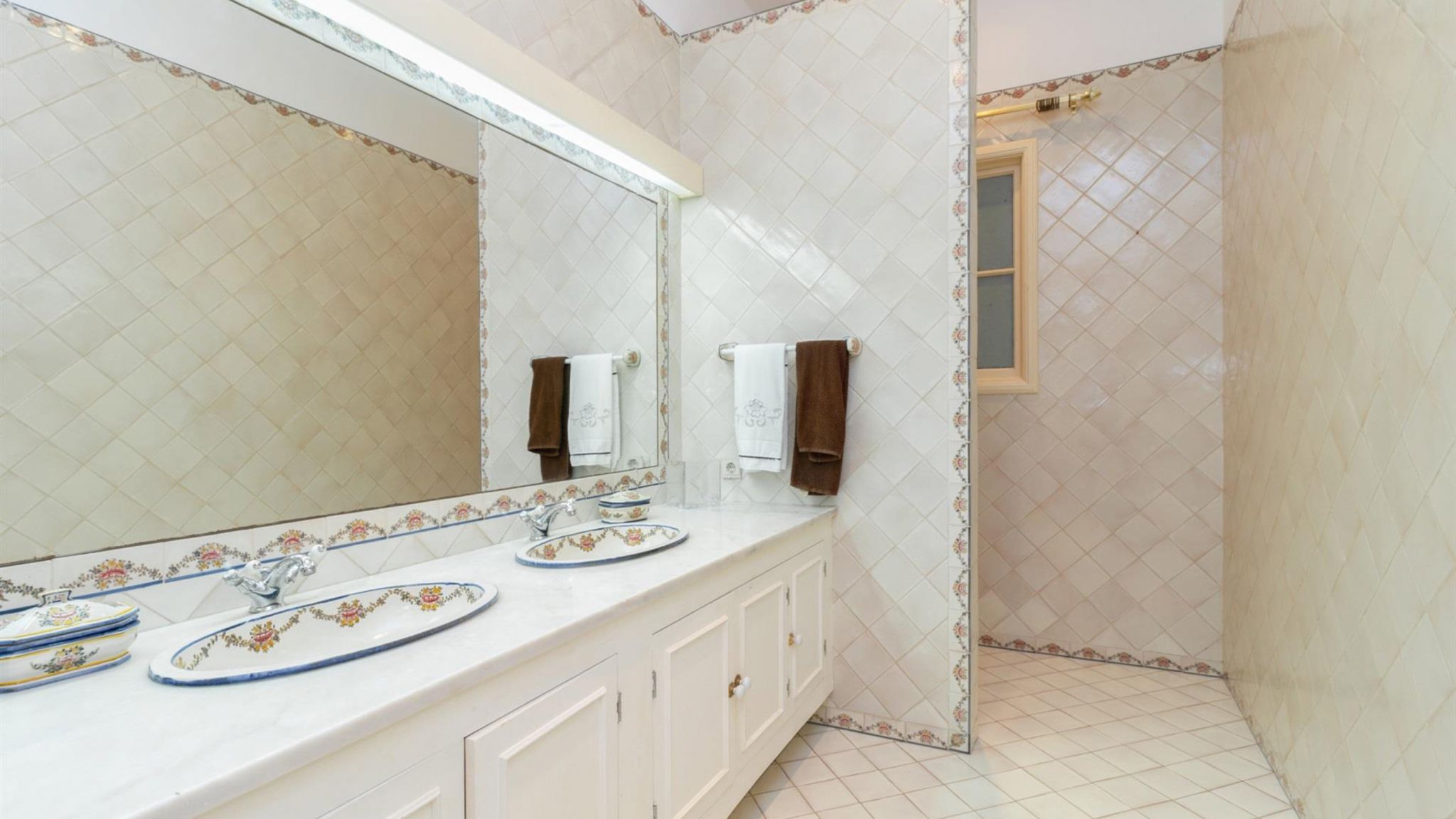 M667 Bathroom