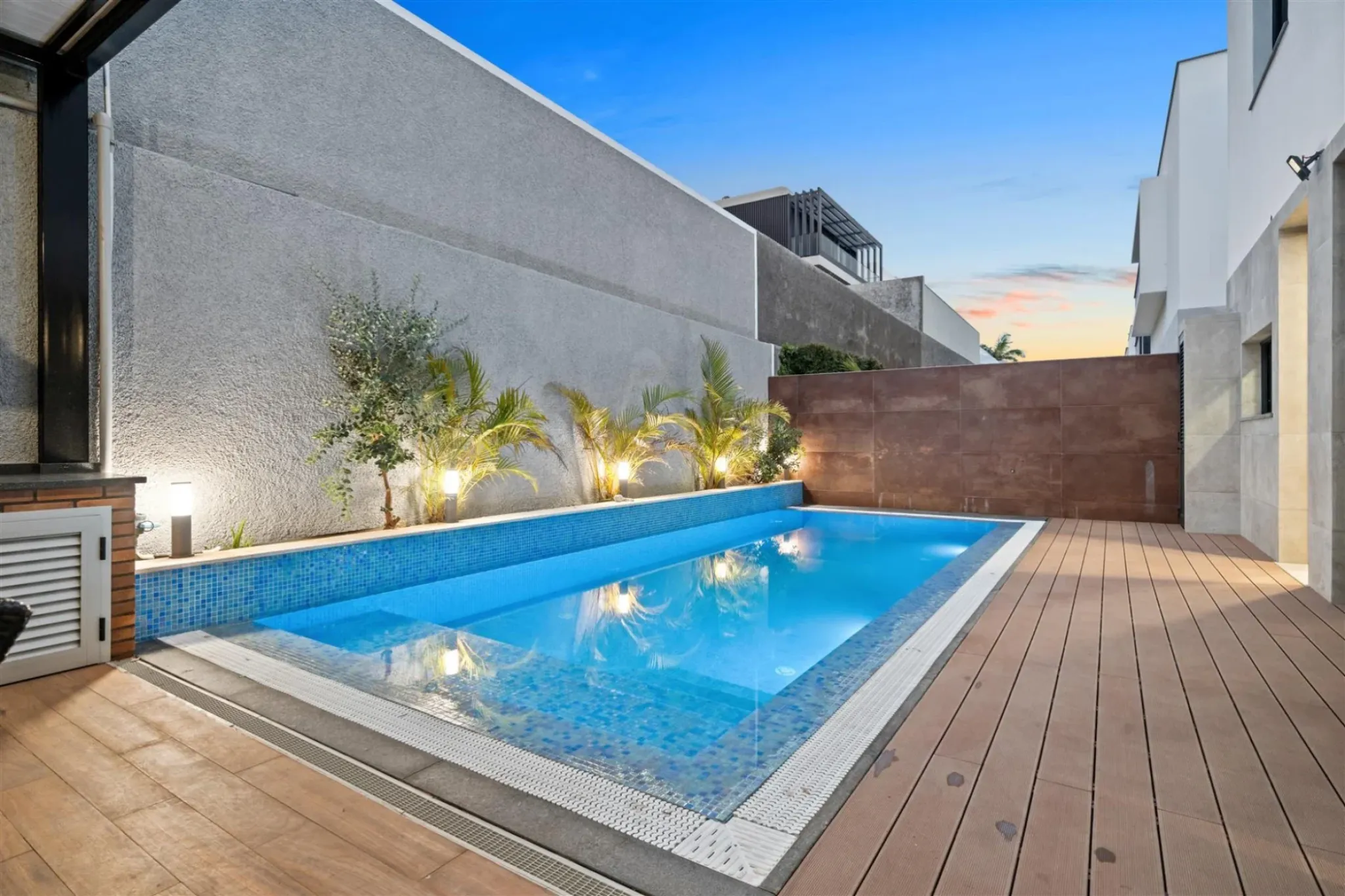 M795 Pool