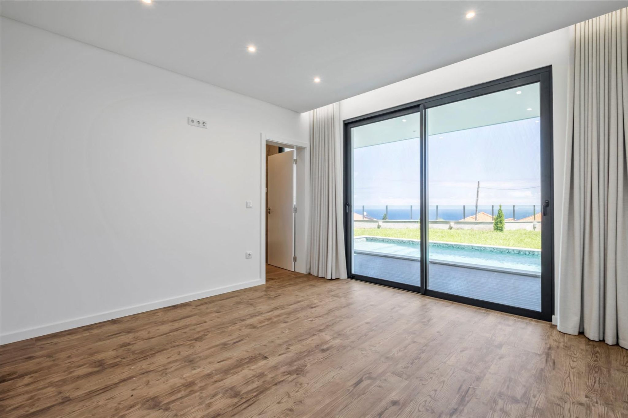 M755 Bedroom