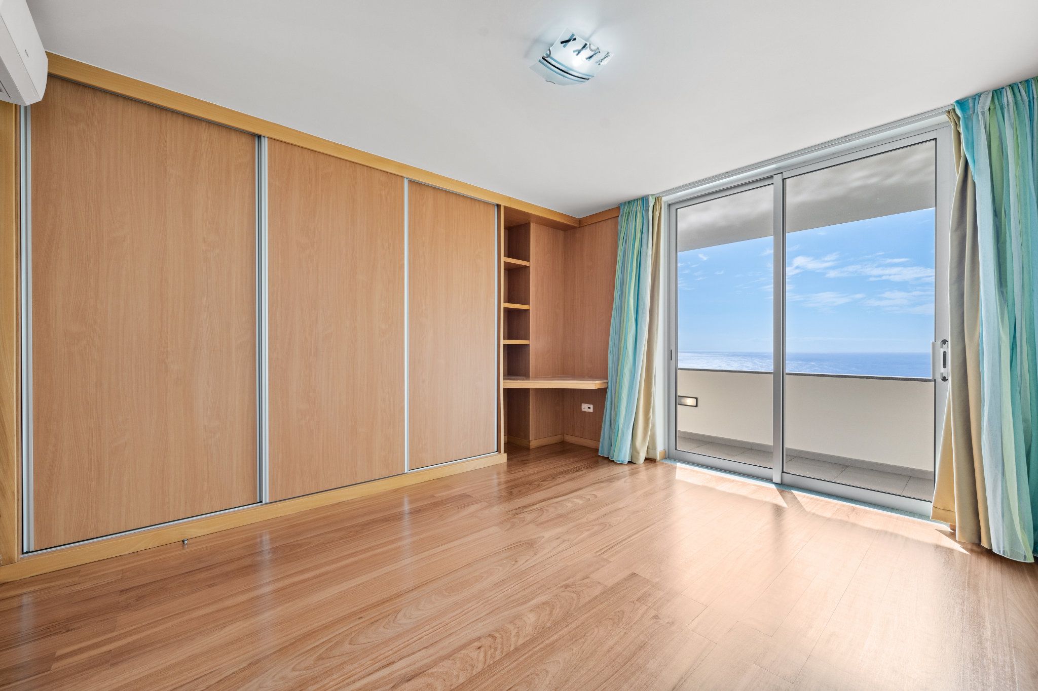 M761 Bedroom