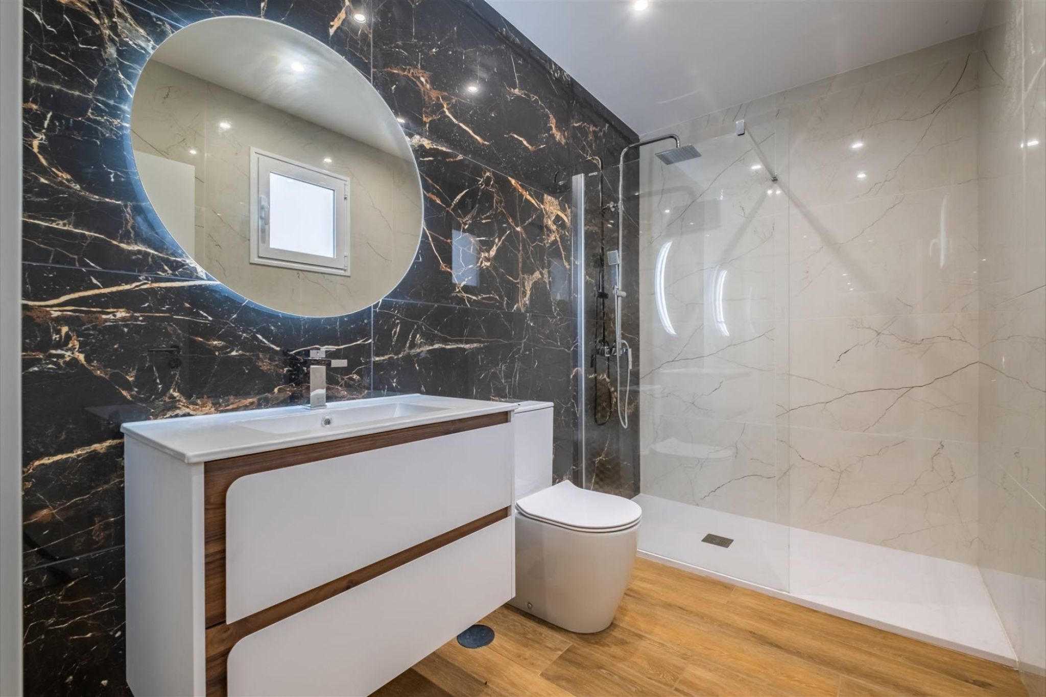 M786 Badezimmer