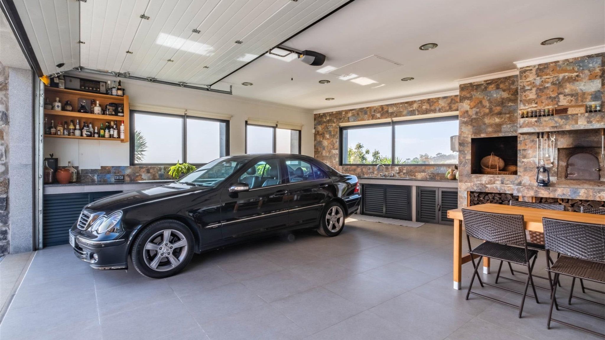 M655 Garage
