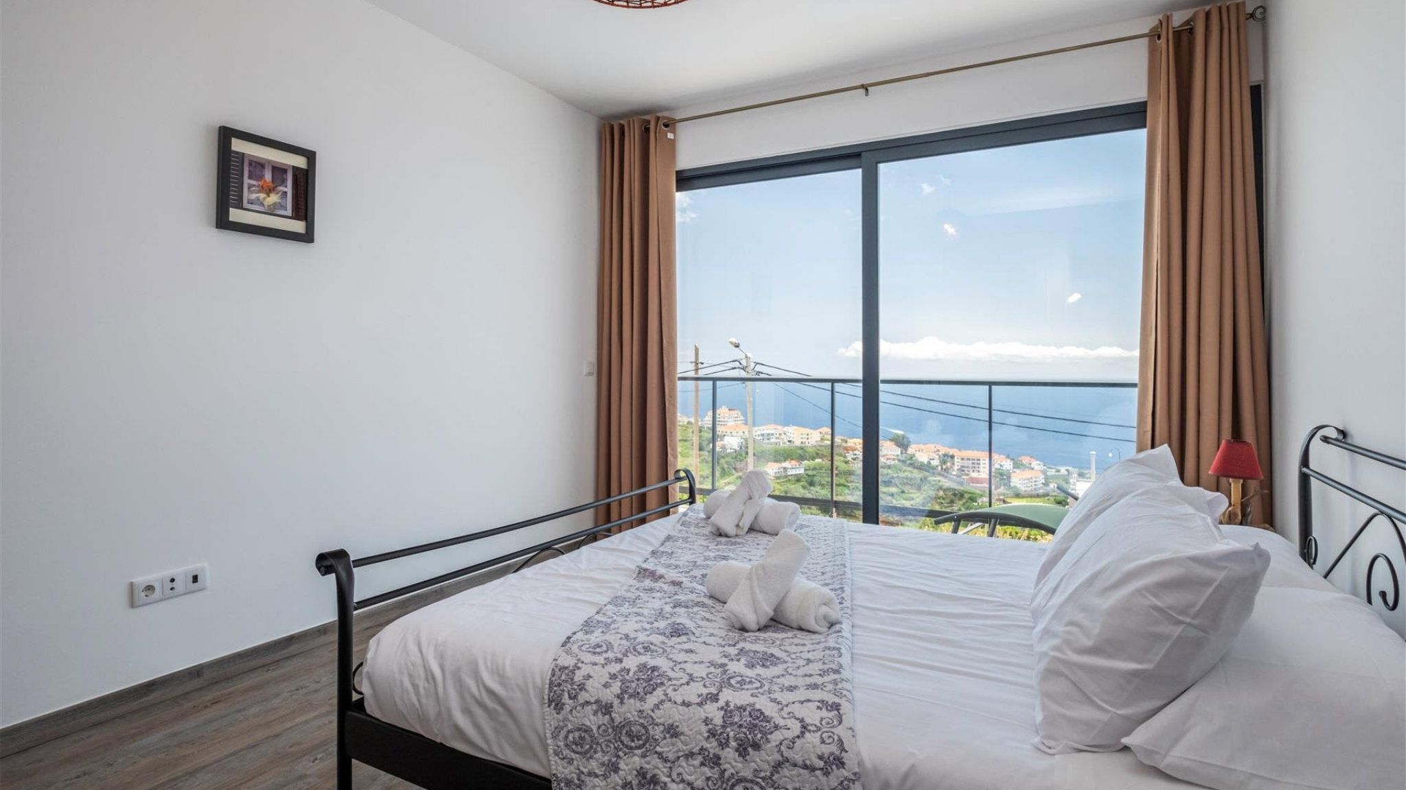 M680 Bedroom
