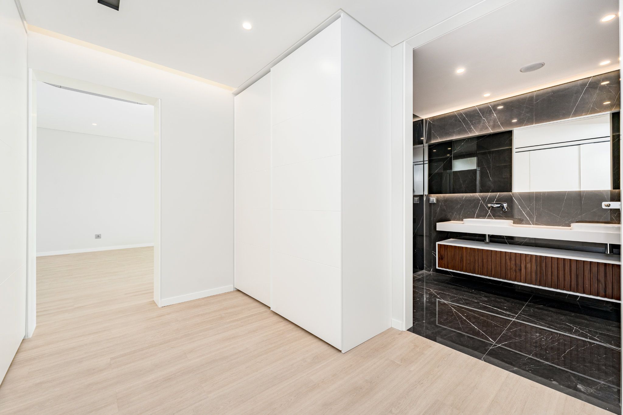 M753 Bedroom