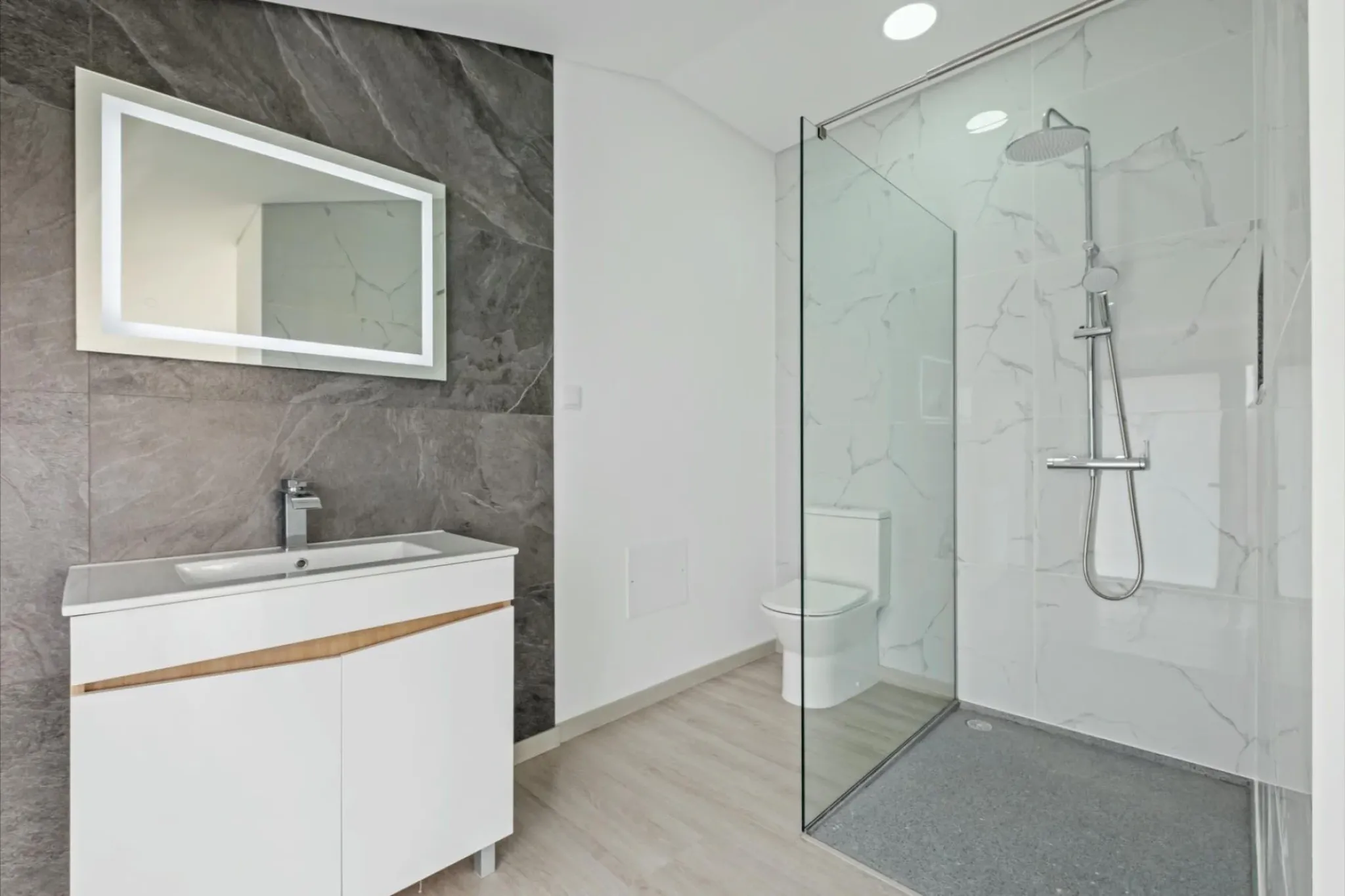 M805 Badezimmer