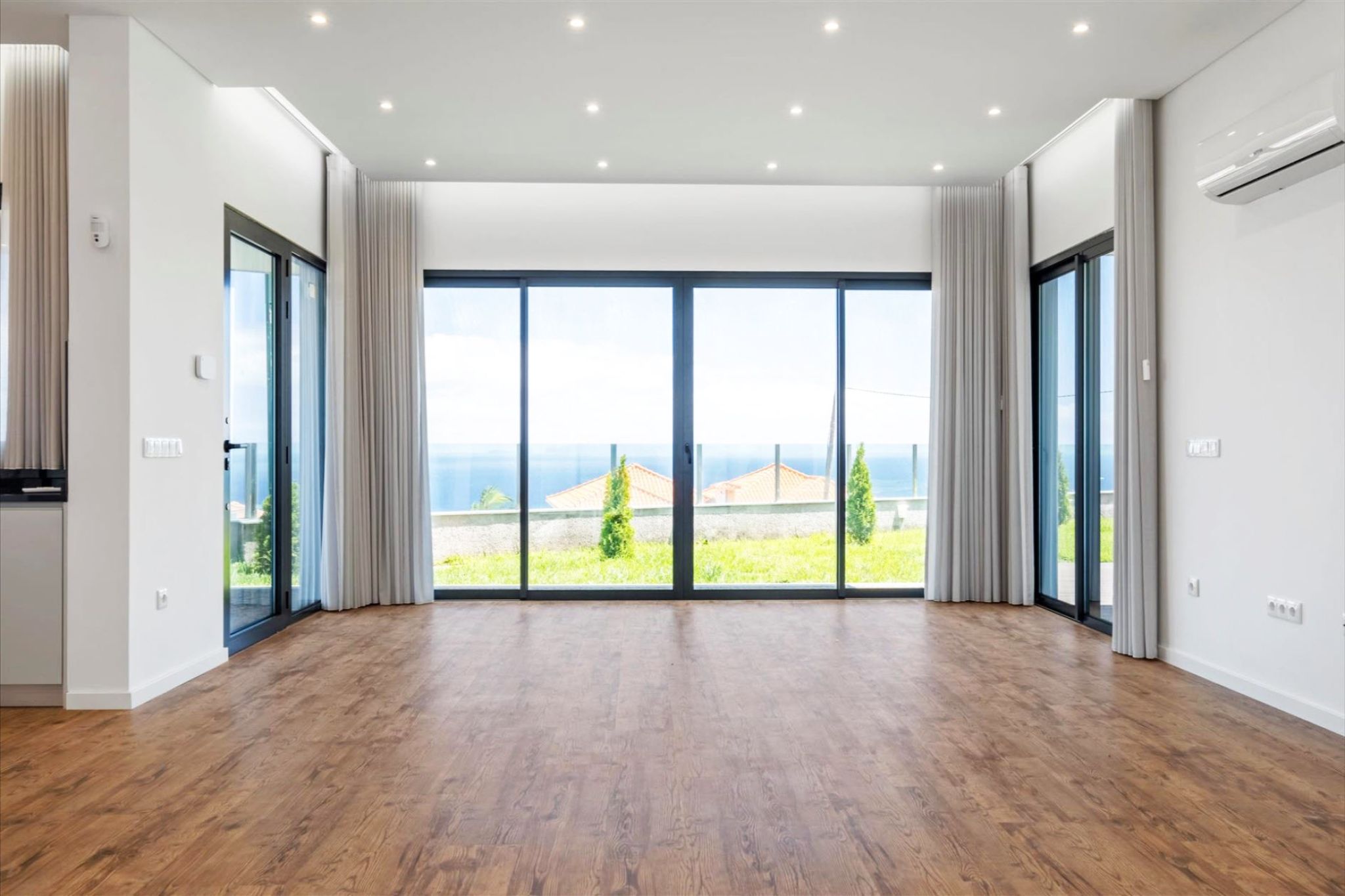 M755 Livingroom