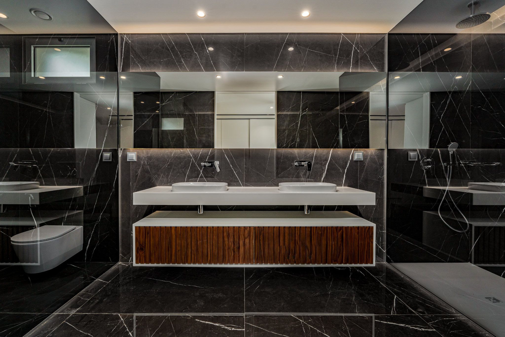 M753 Bathroom