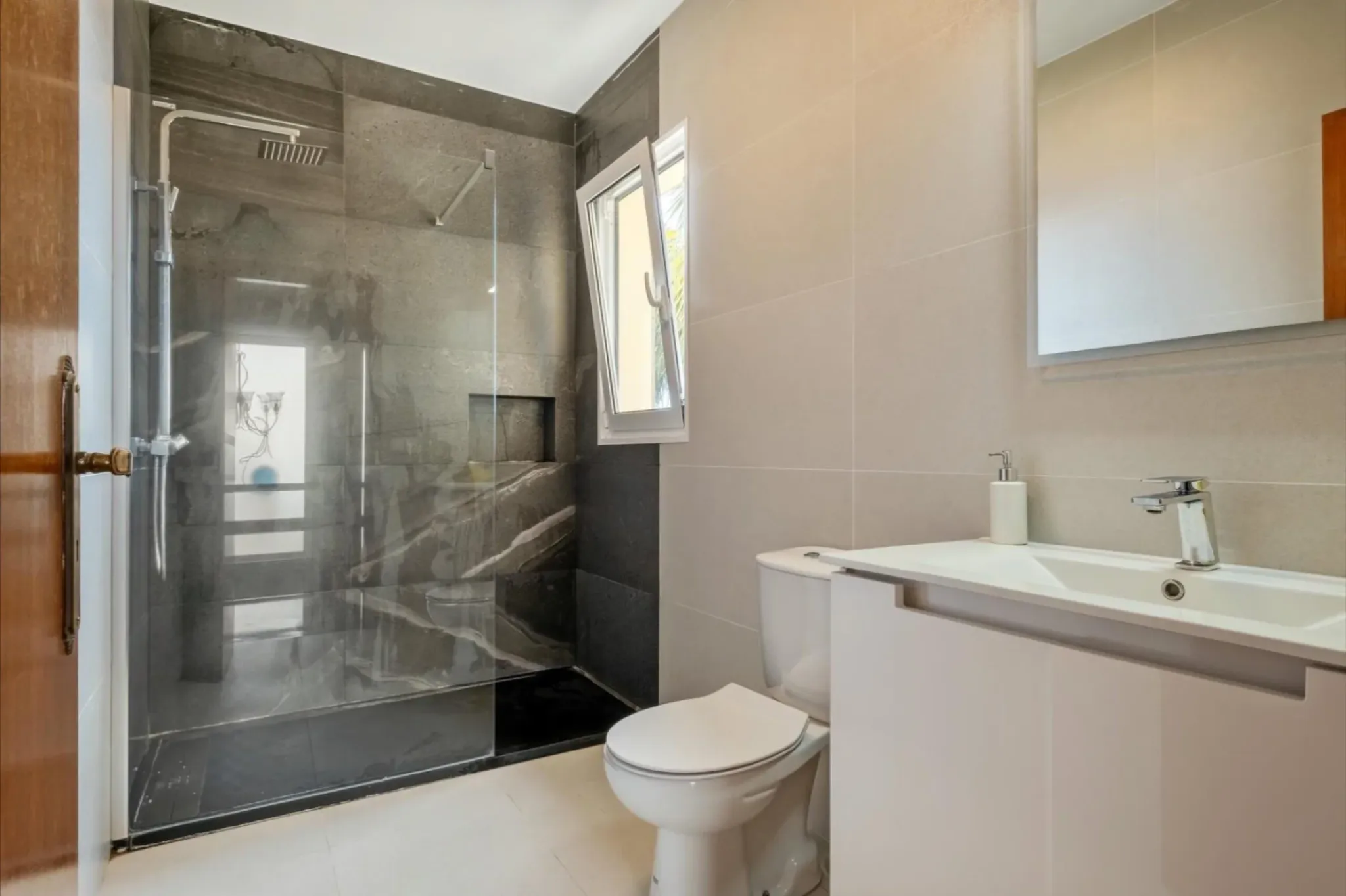M794 Badezimmer