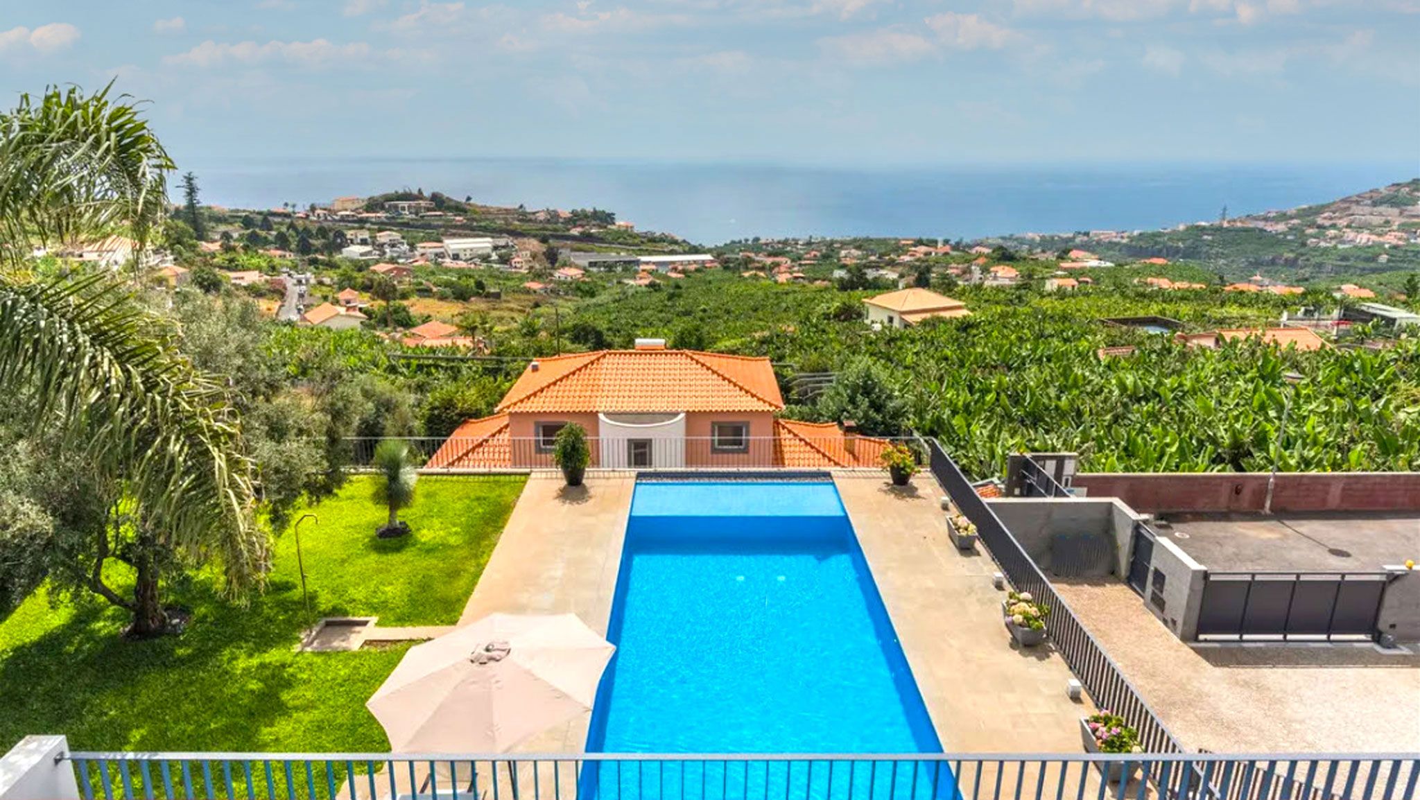 M545 Villa mit Pool und Garten