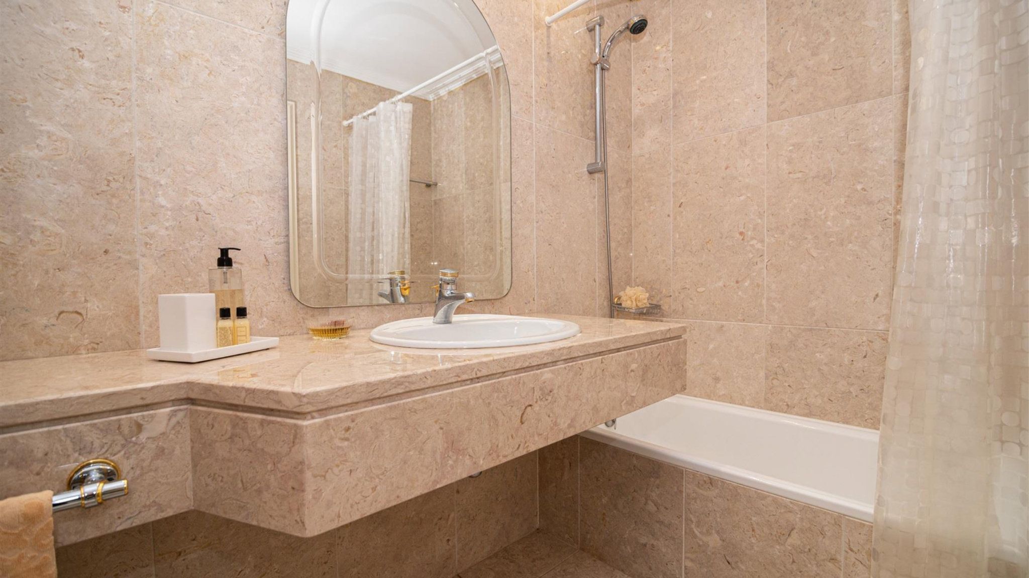 M690 Badezimmer