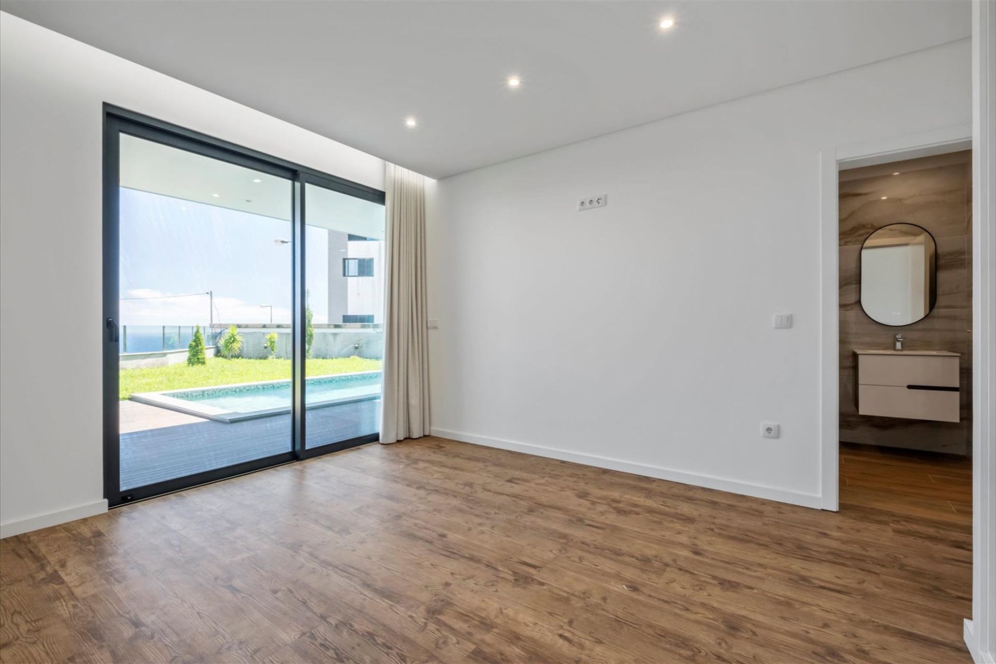 M755 Bedroom