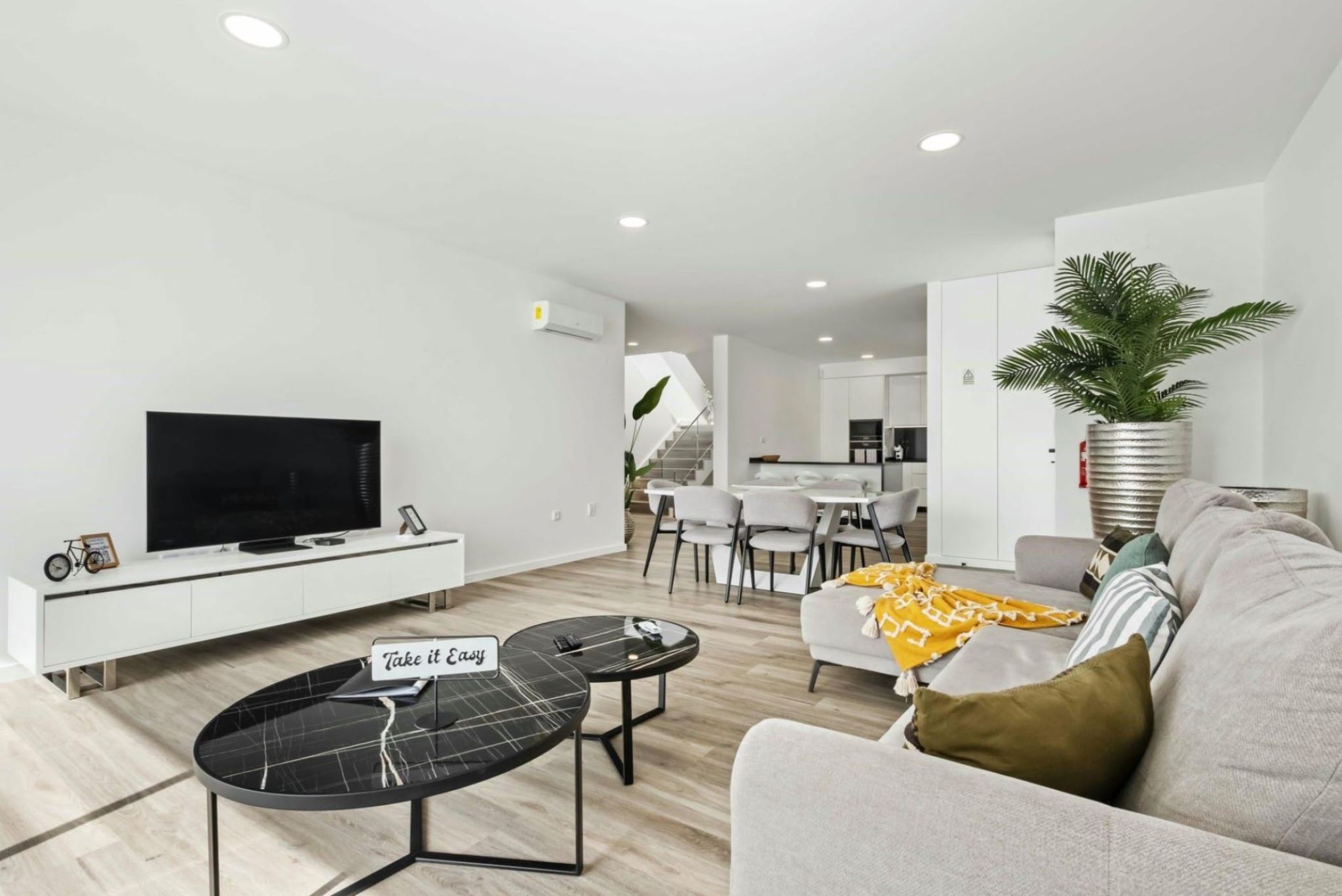 M764 Wohnzimmer