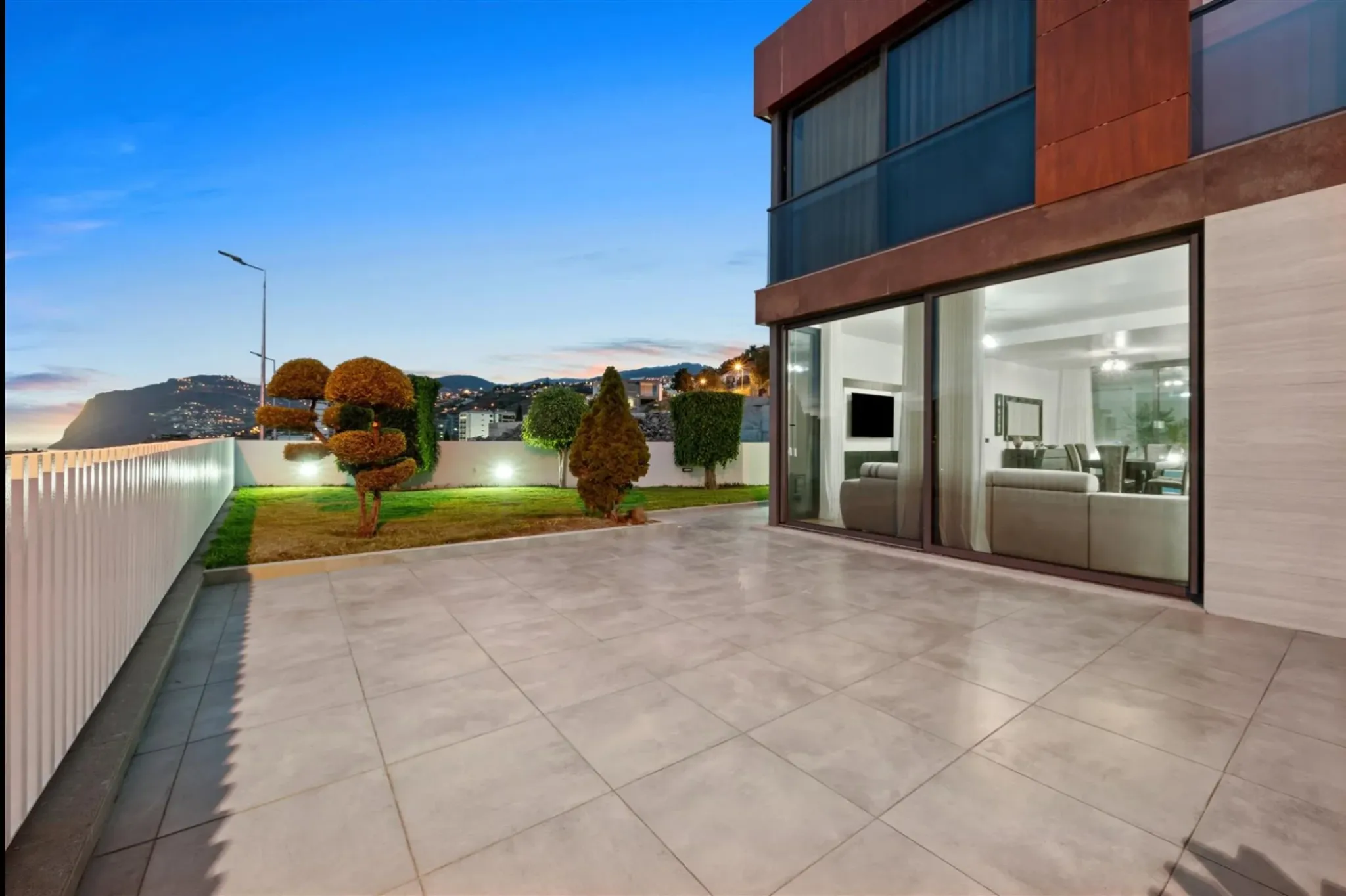 M795 Terrace