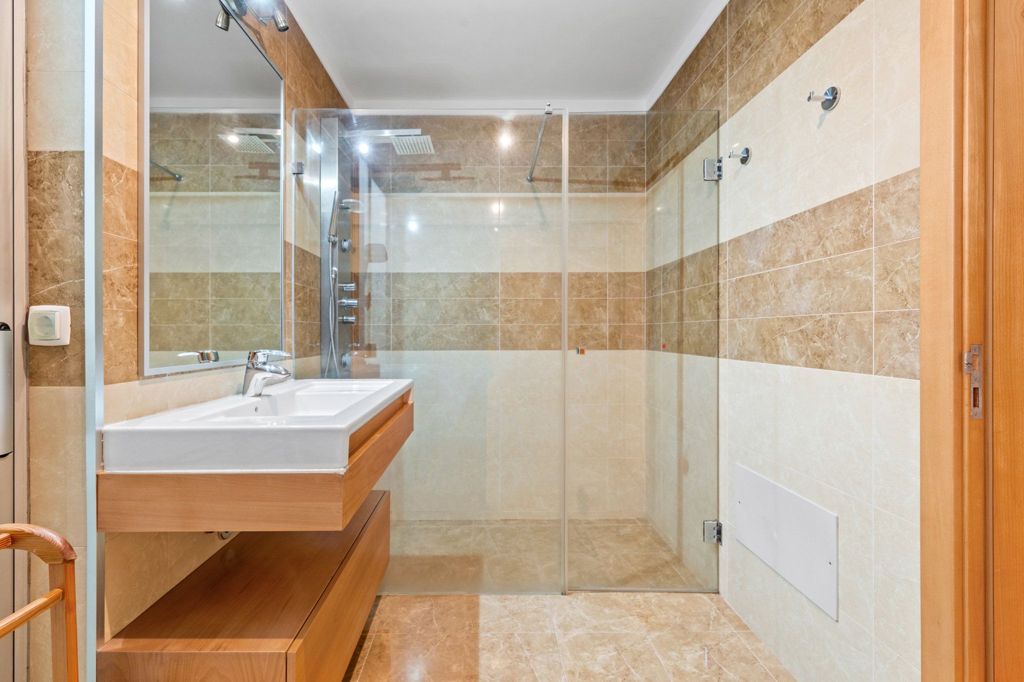 M761 Bathroom