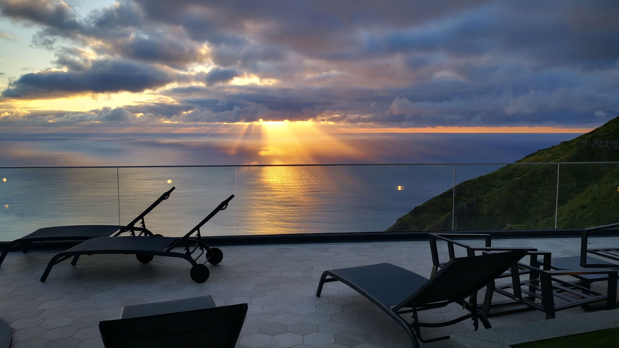 Ausblick mit Sonnenuntergang