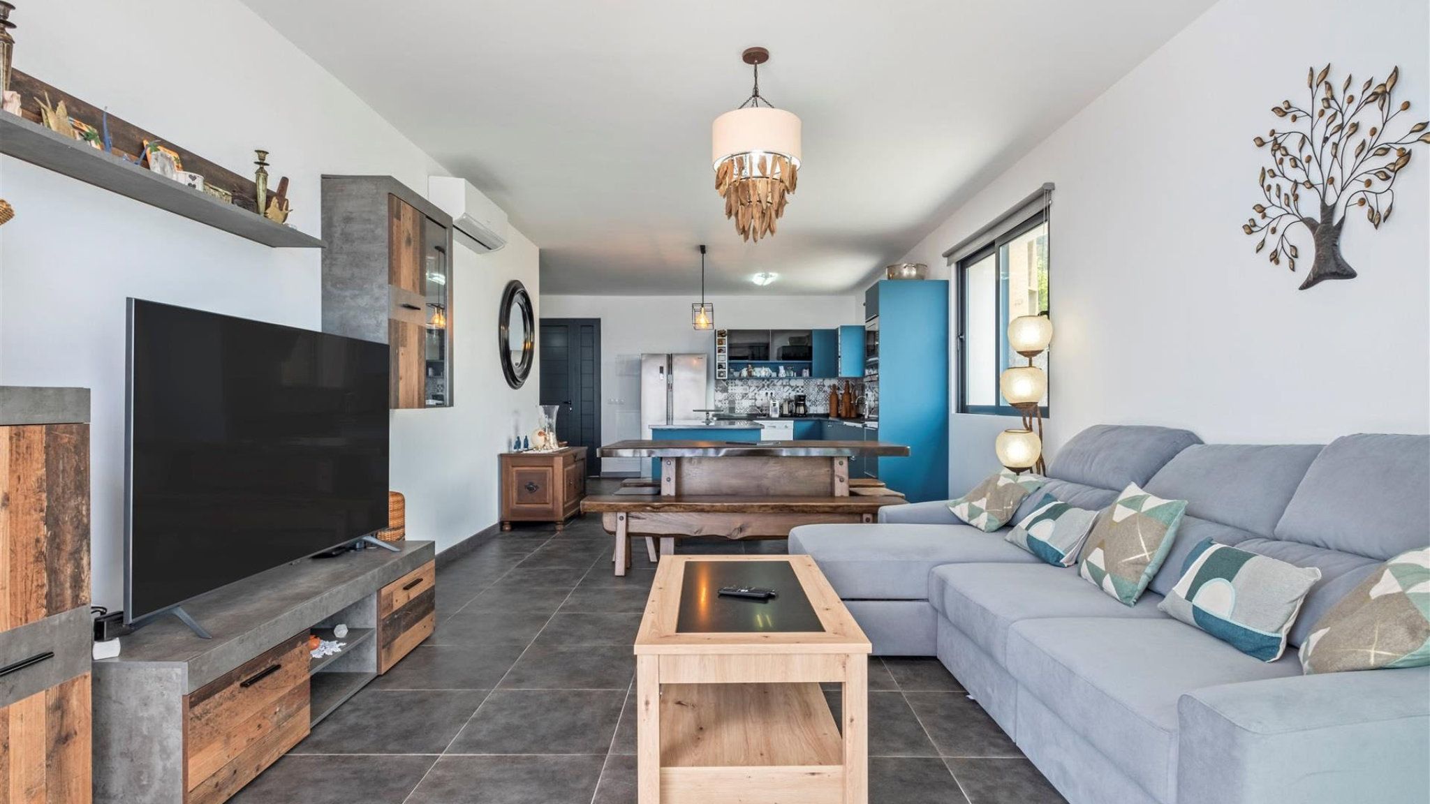 M680 Livingroom