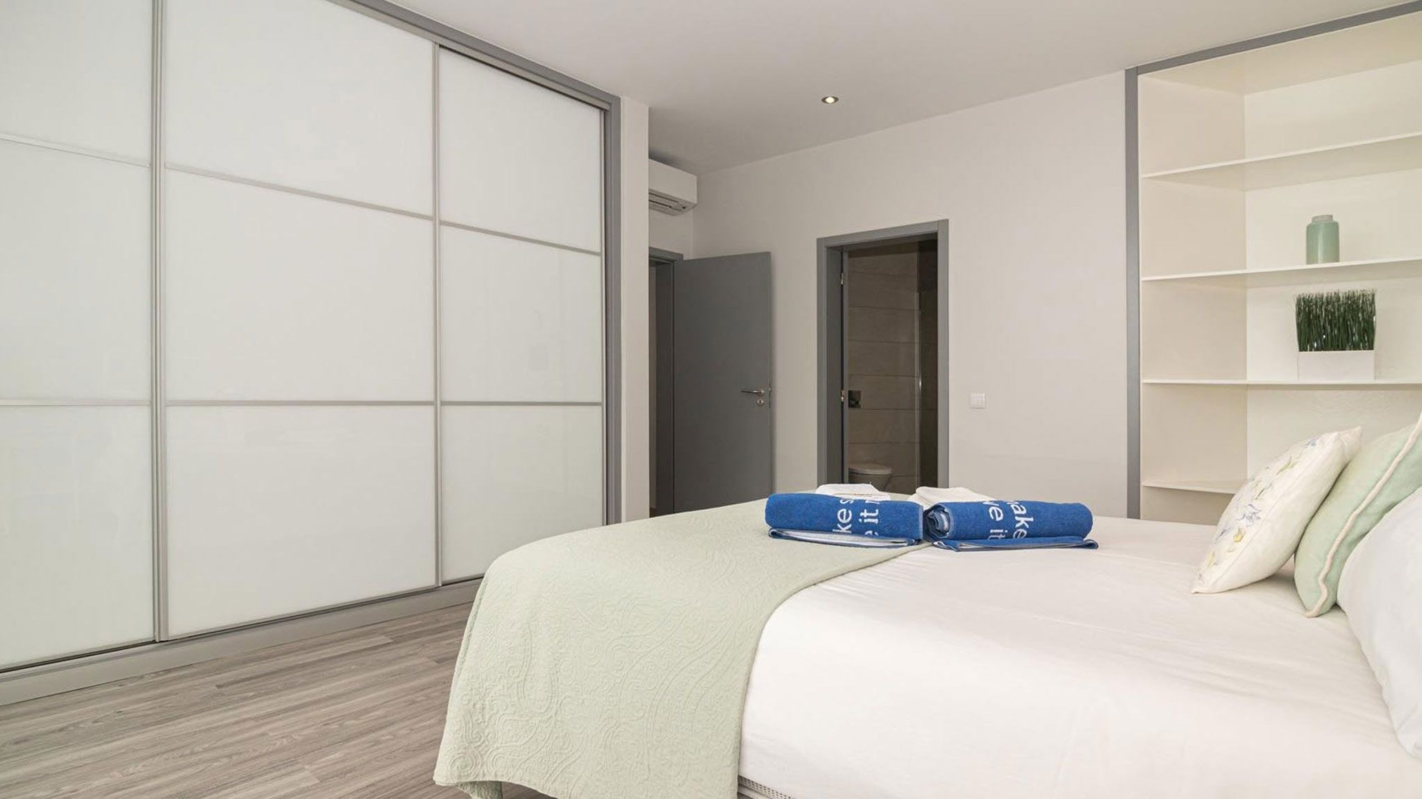 M590 Bedroom