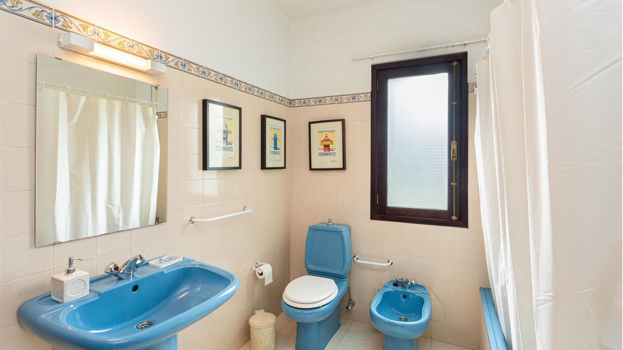 M704 Badezimmer