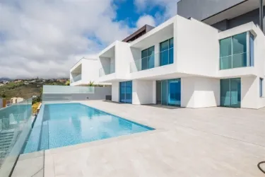 M809 Poolterrasse