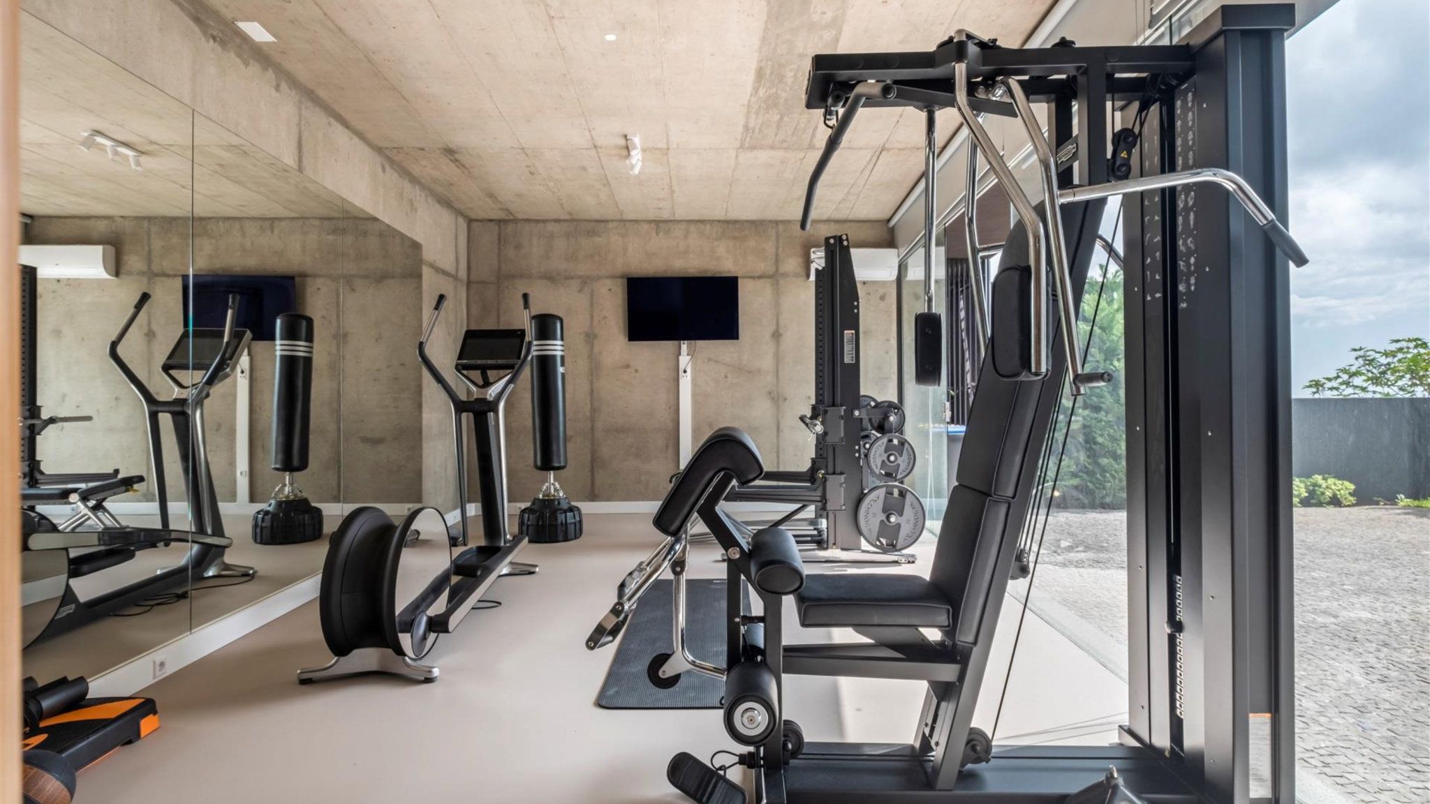 M691 Gym