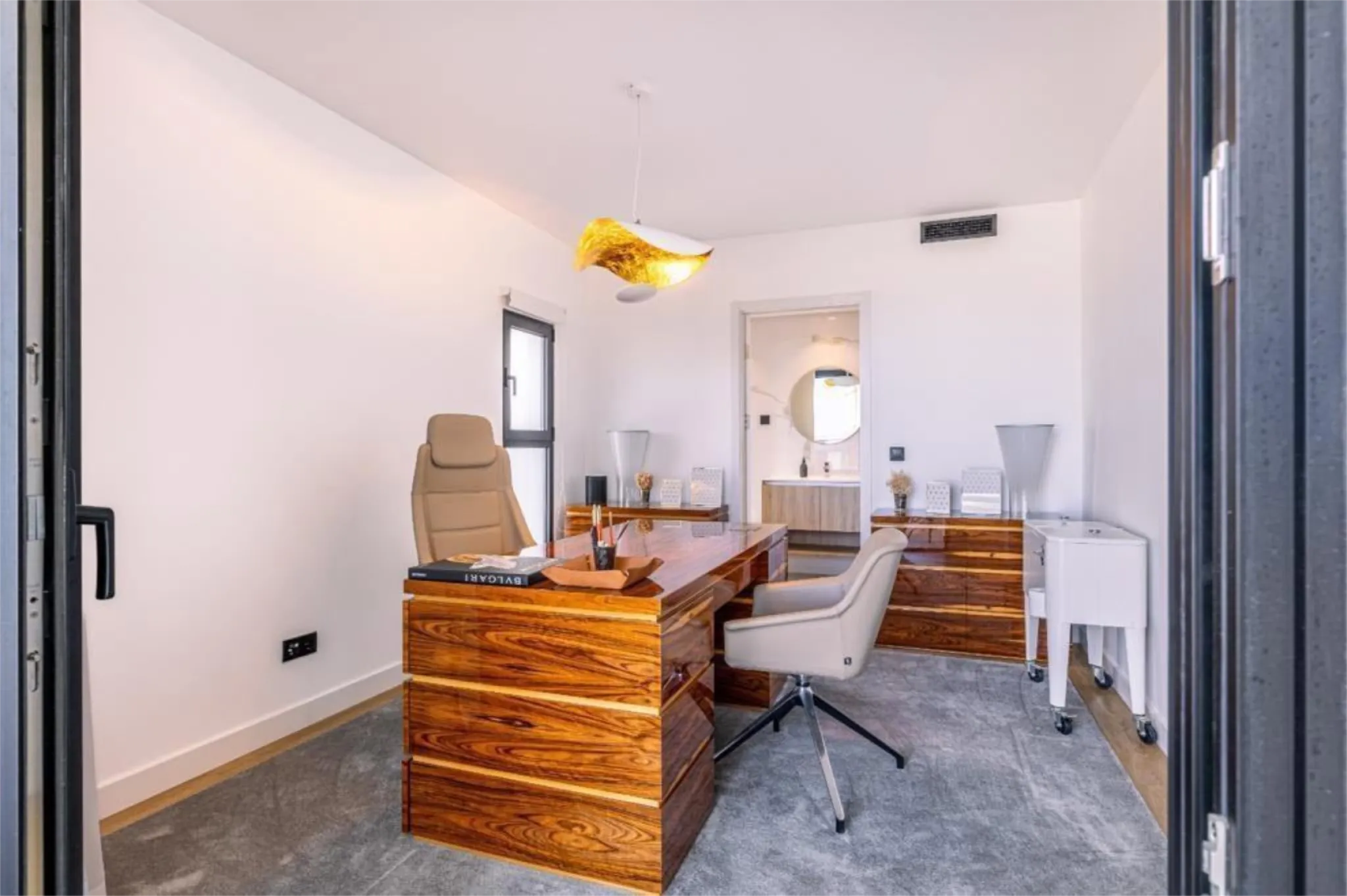 M801 Office