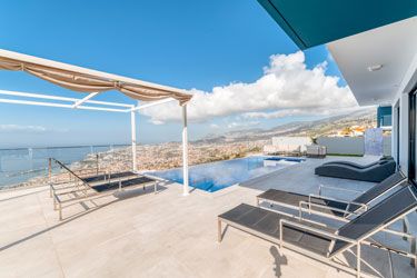 M543 Terrasse mit Pool