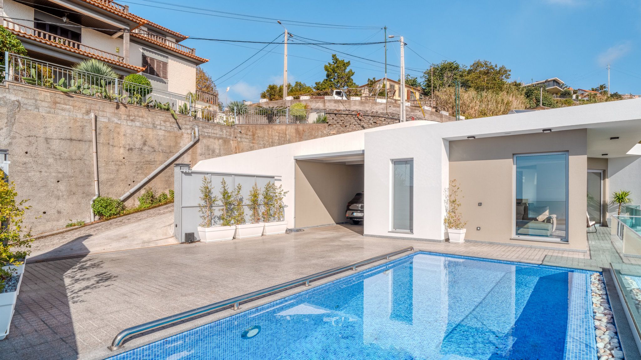 M696 Pool