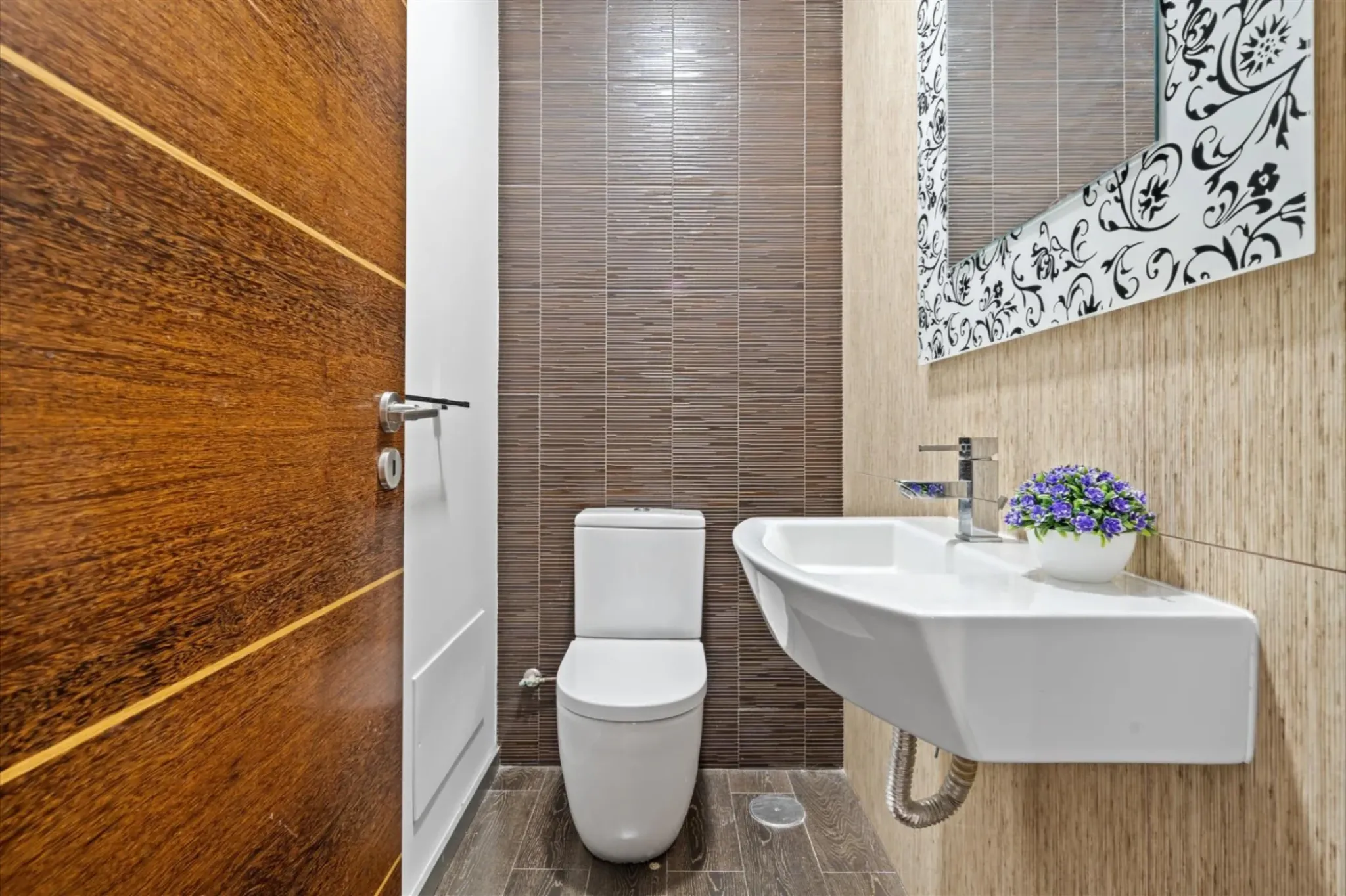 M795 Bathroom