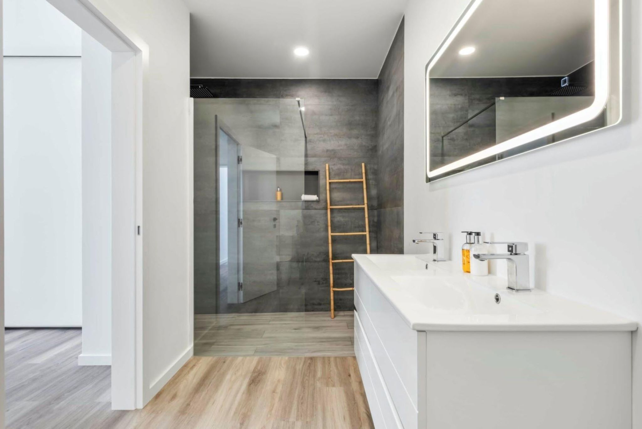 M764 Badezimmer