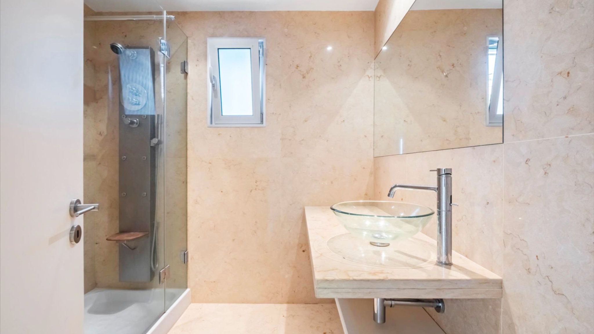 M717 Badezimmer