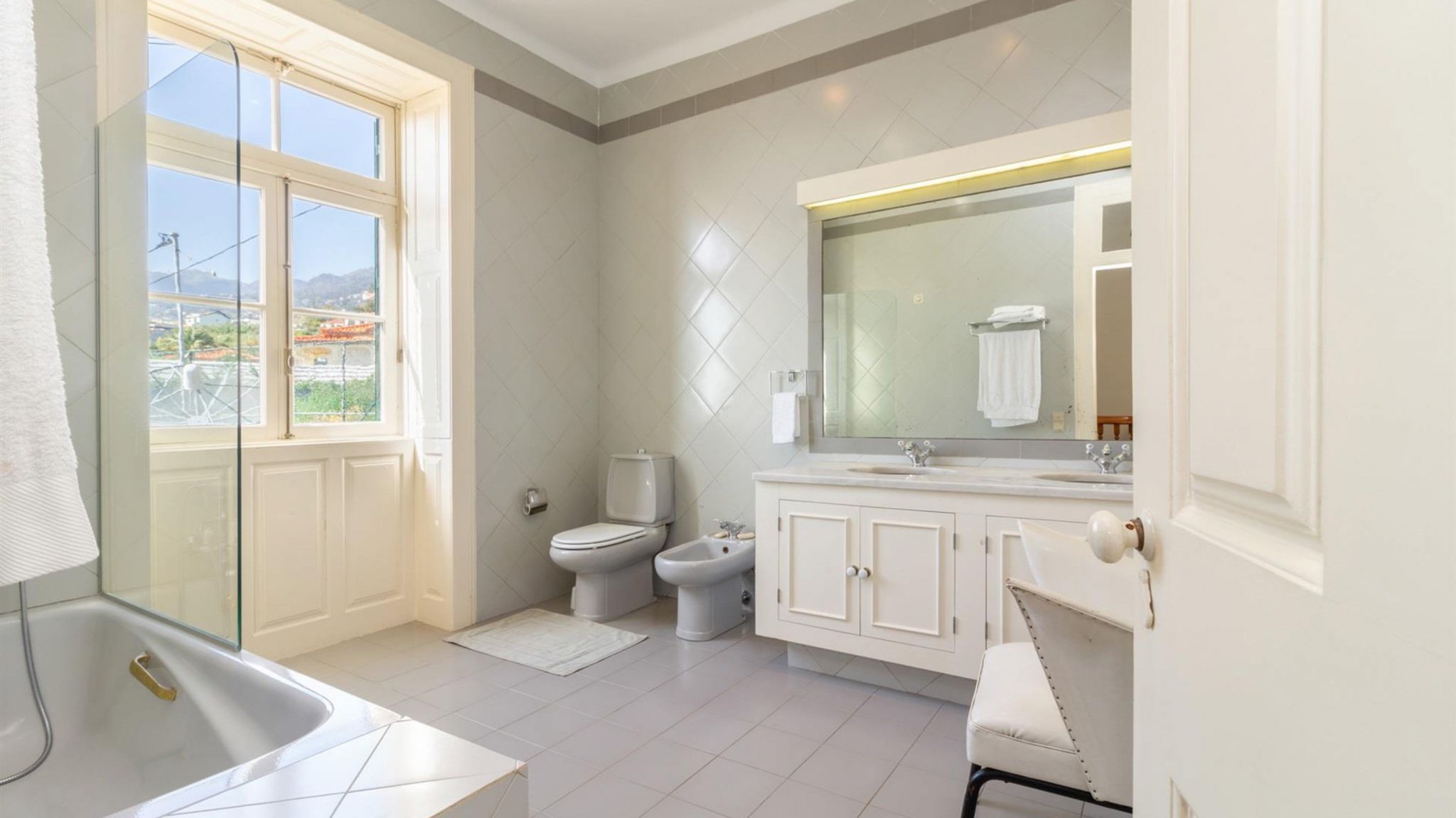 M667 Bathroom
