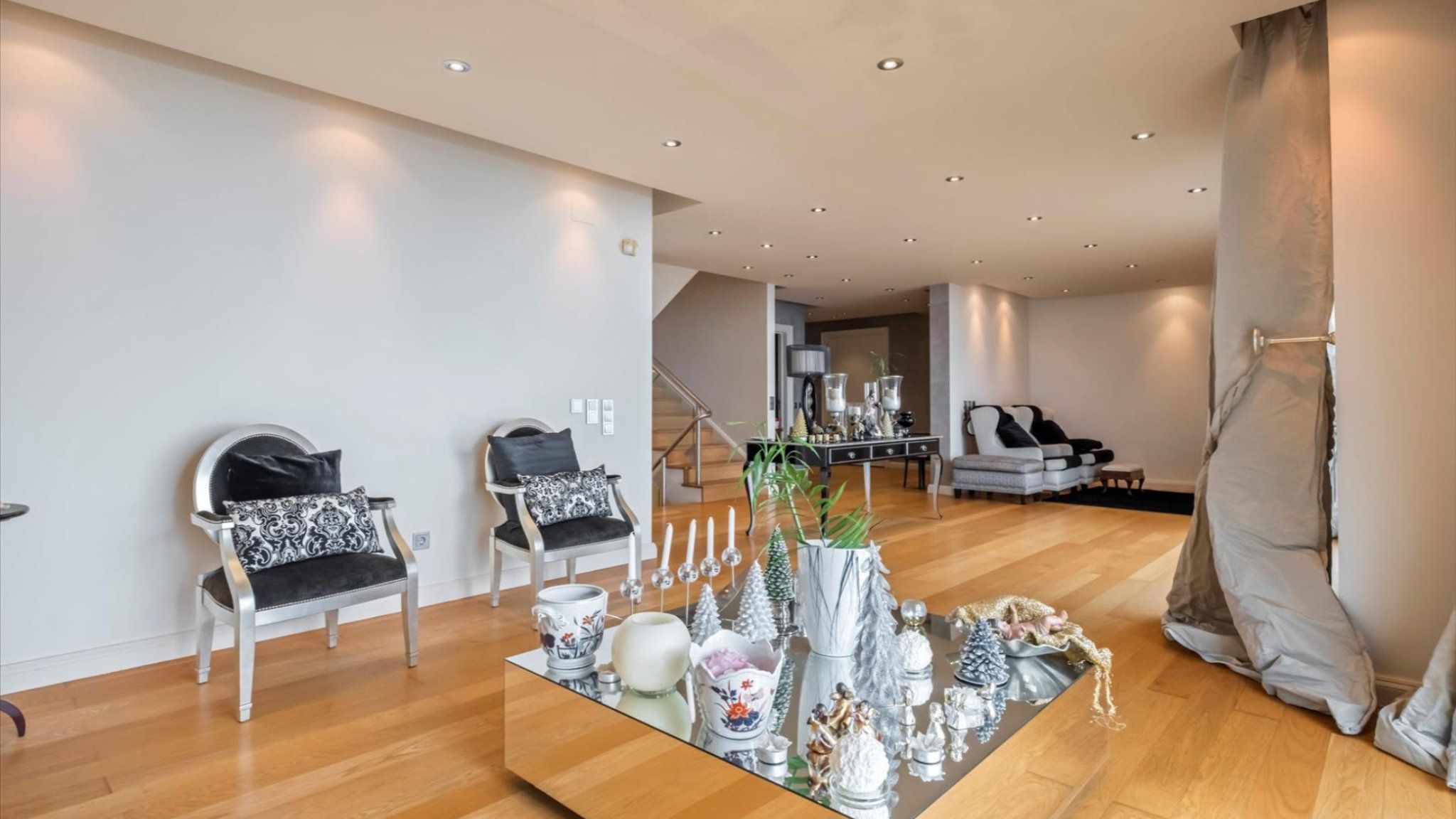 M717 Wohnzimmer