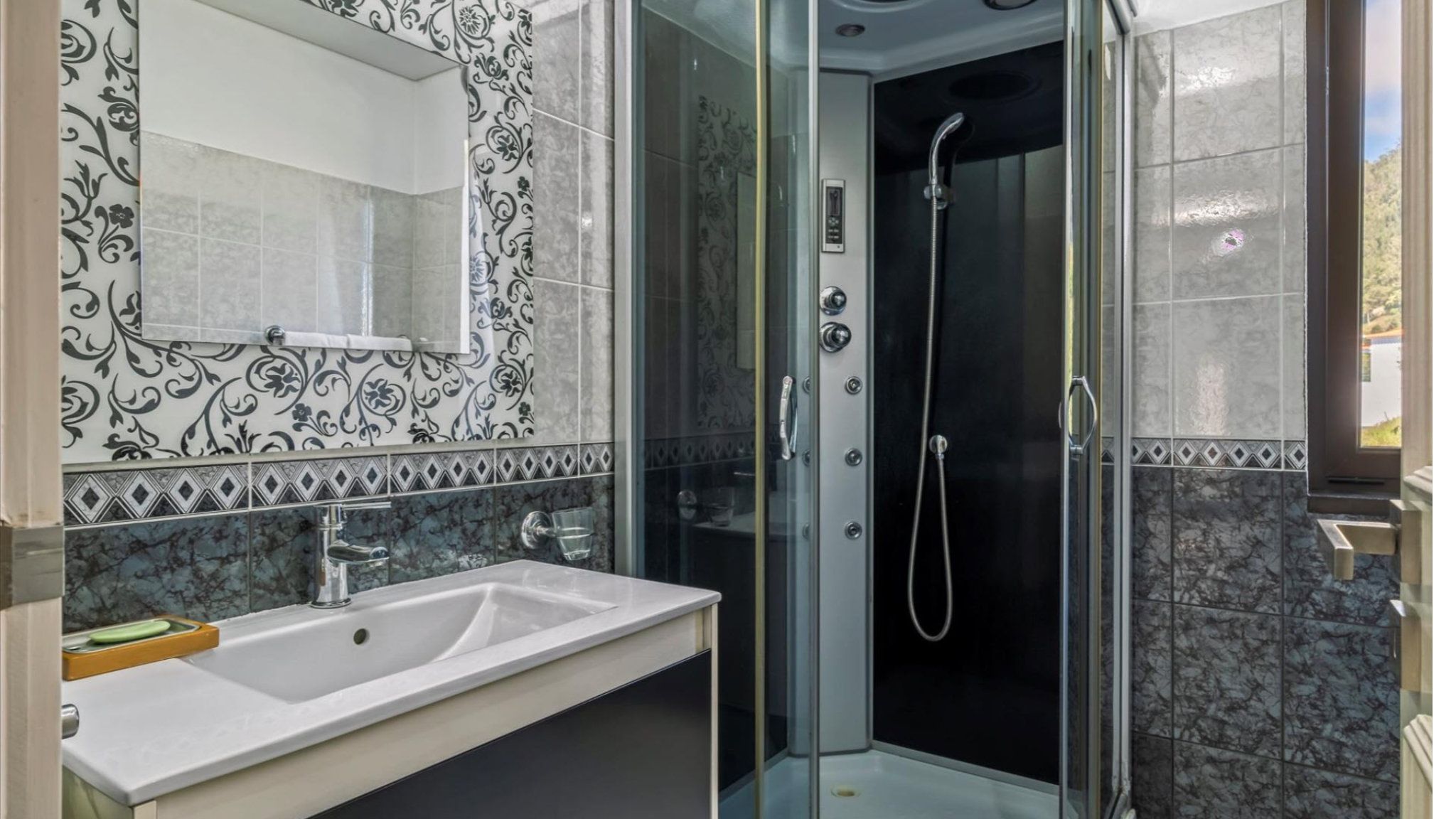 M712 Badezimmer