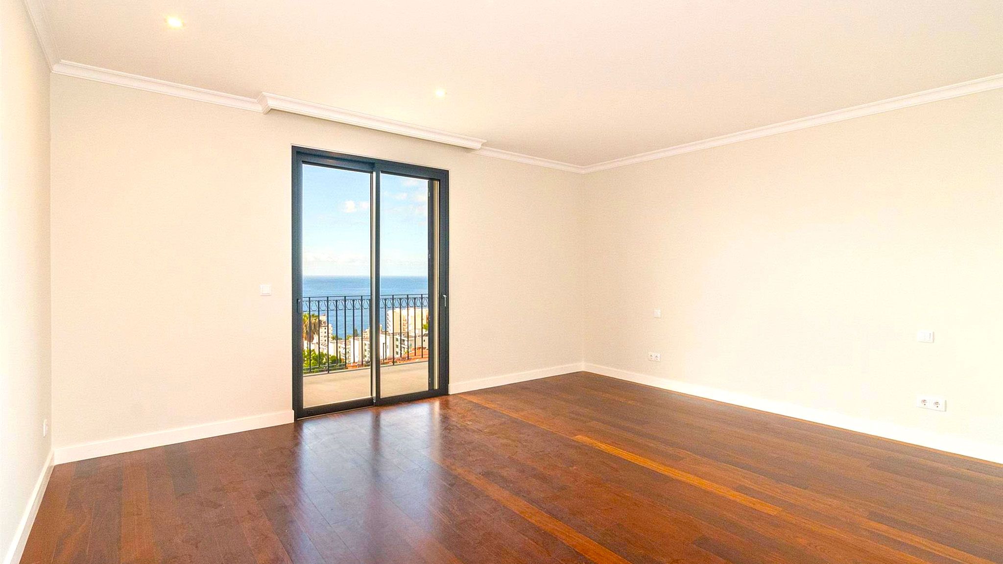 M557 Bedroom