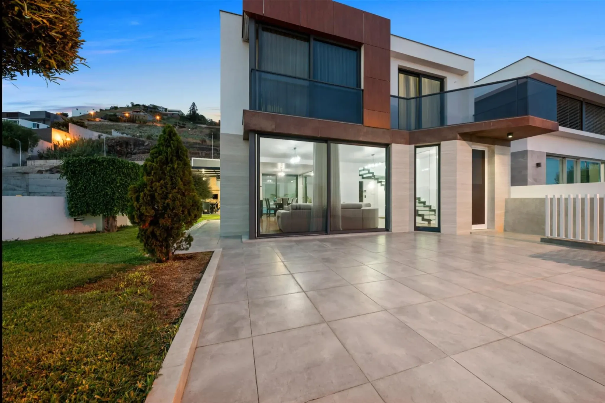 M795 Terrace