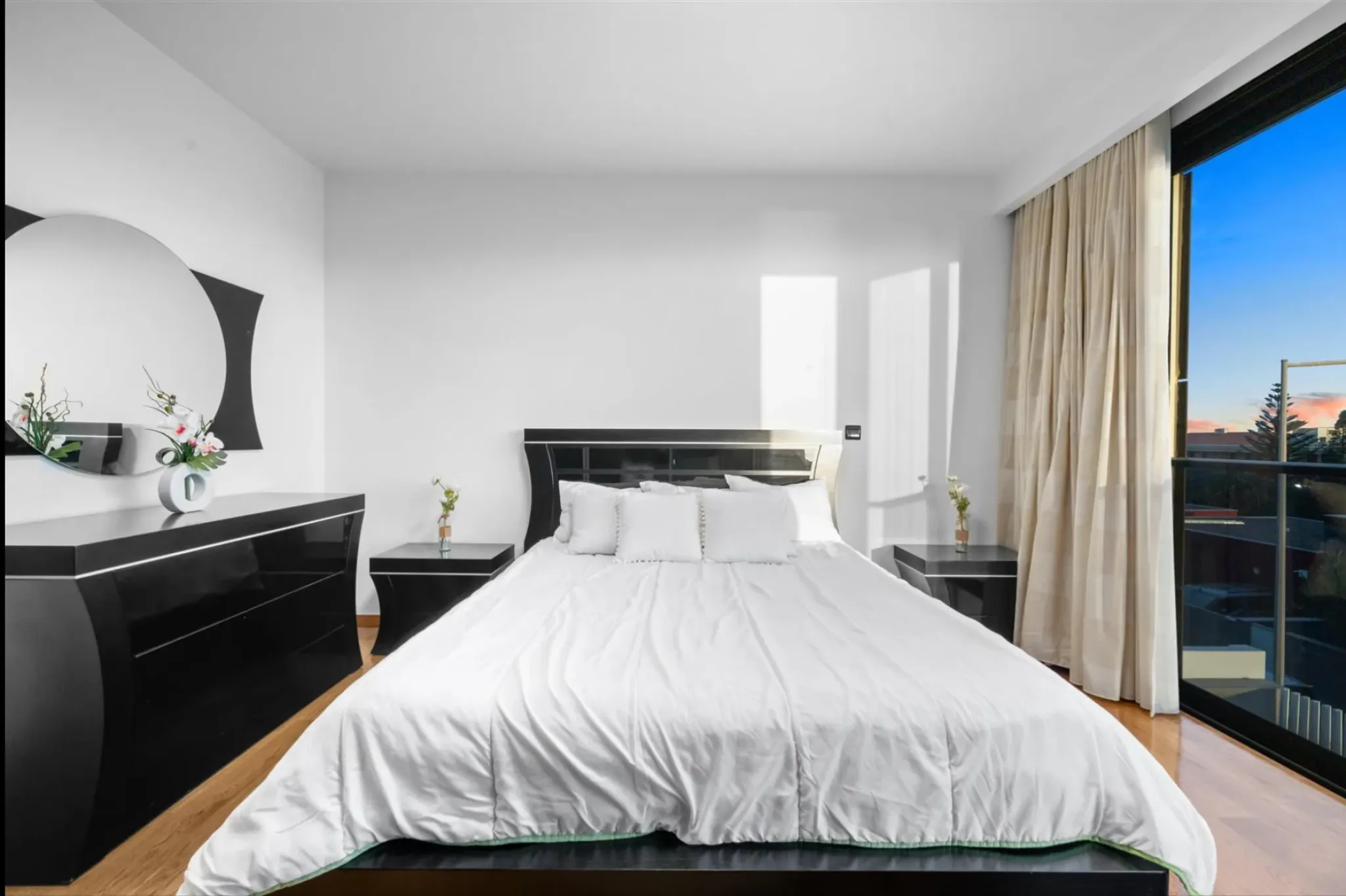 M795 Bedroom