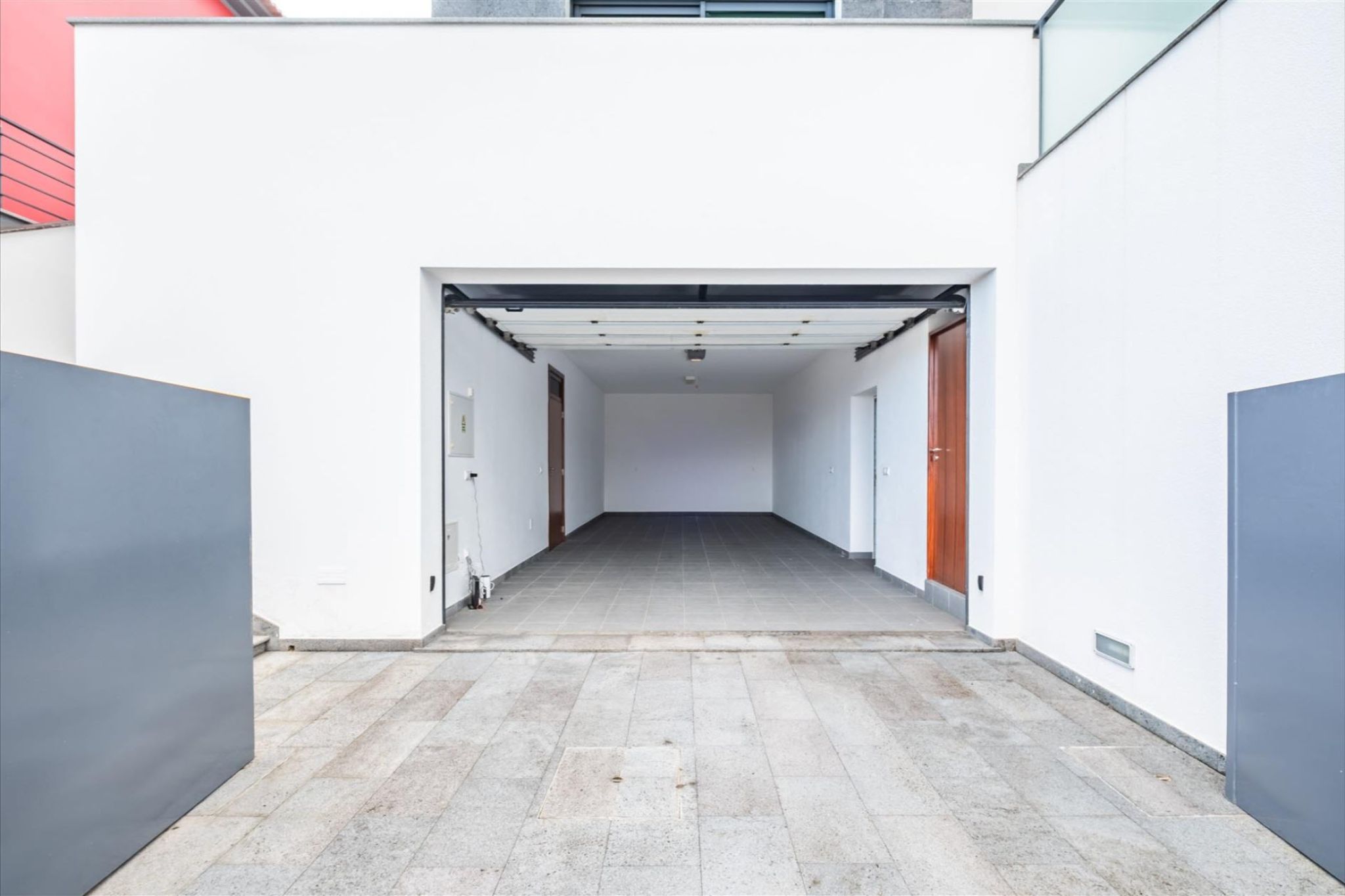 M768 Garage