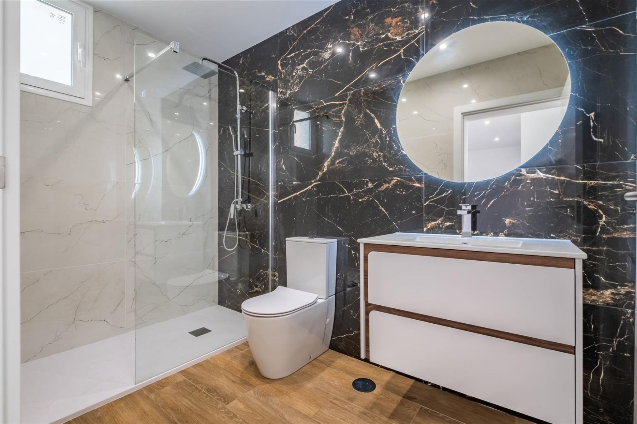 M786 Badezimmer