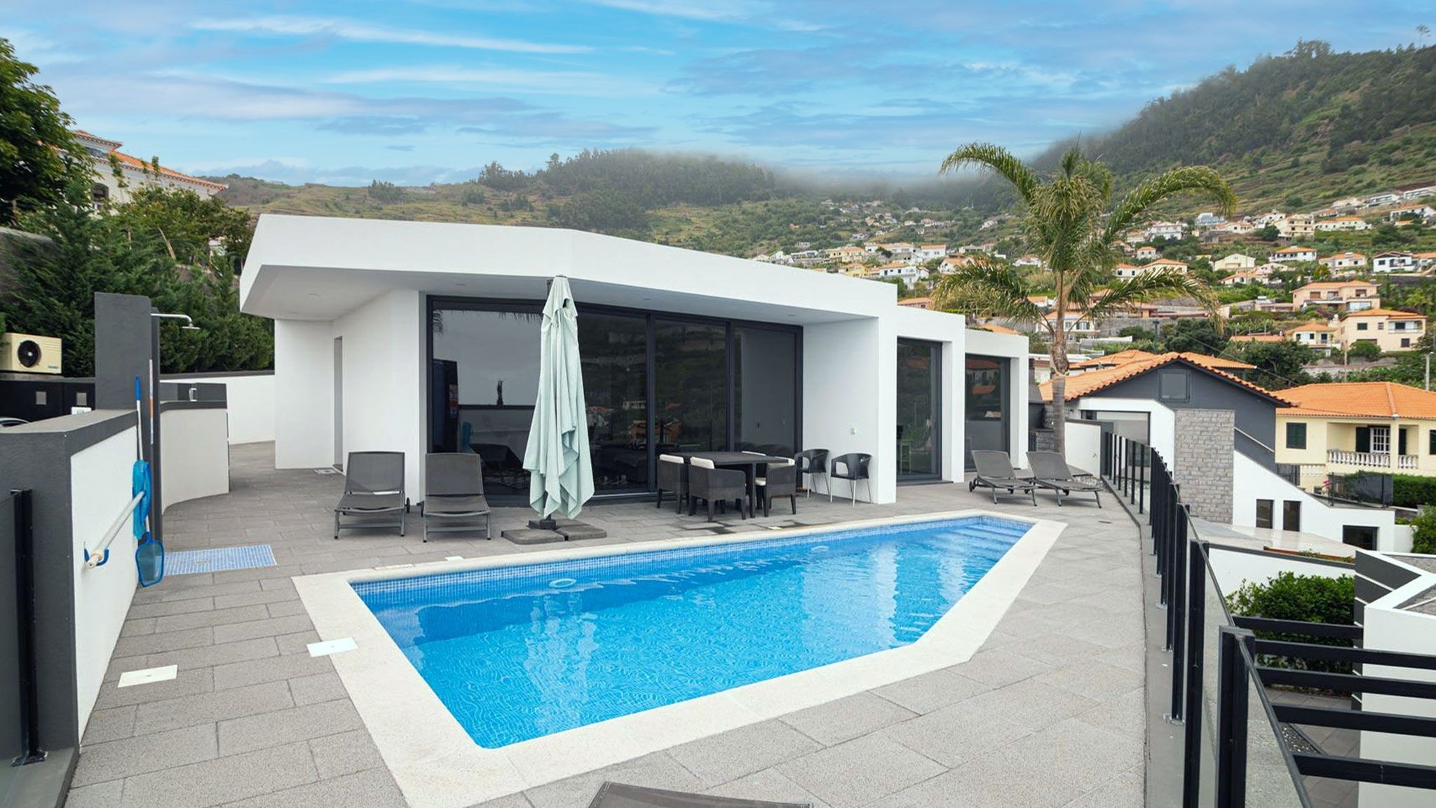 M590 Pool