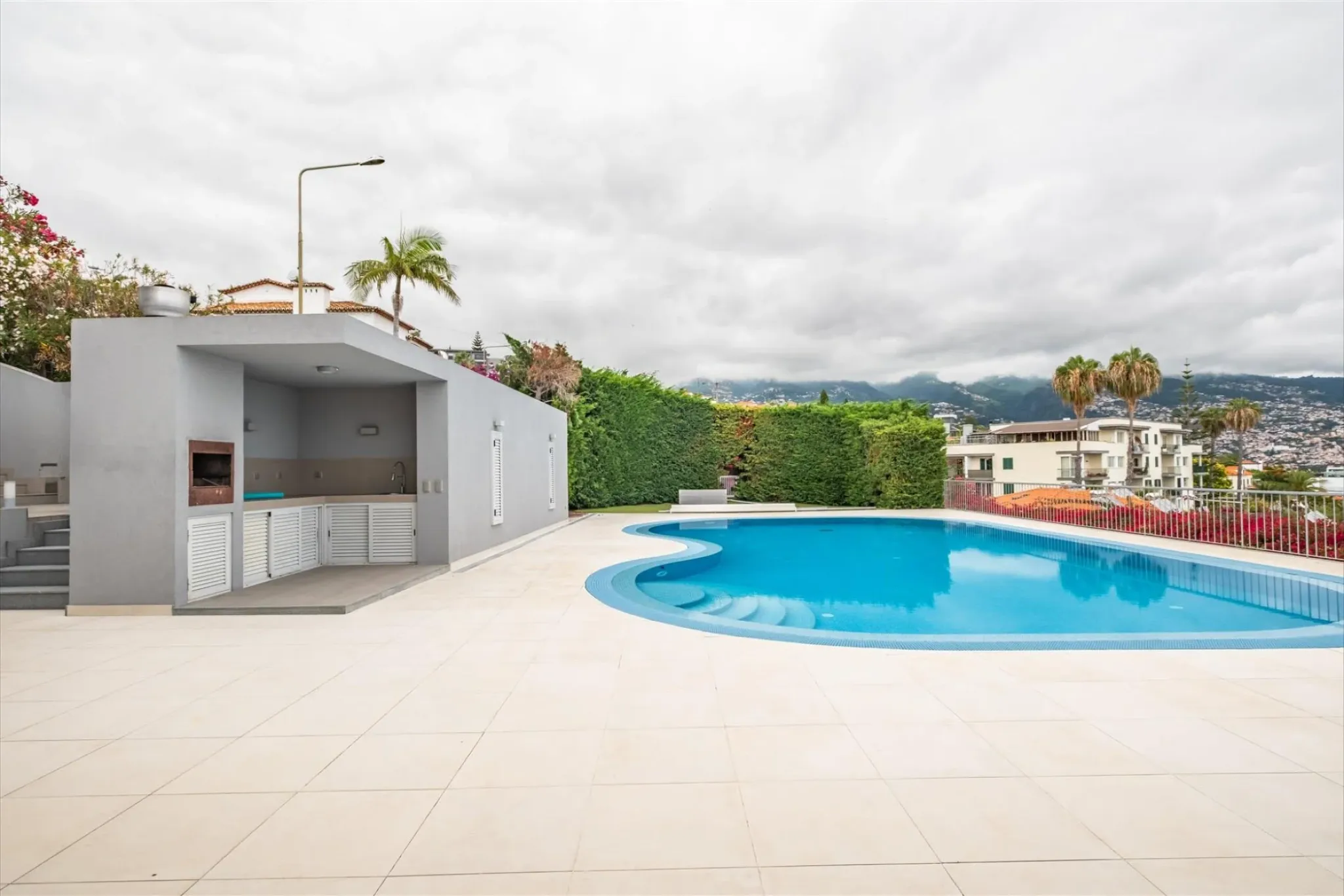 Poolterrasse