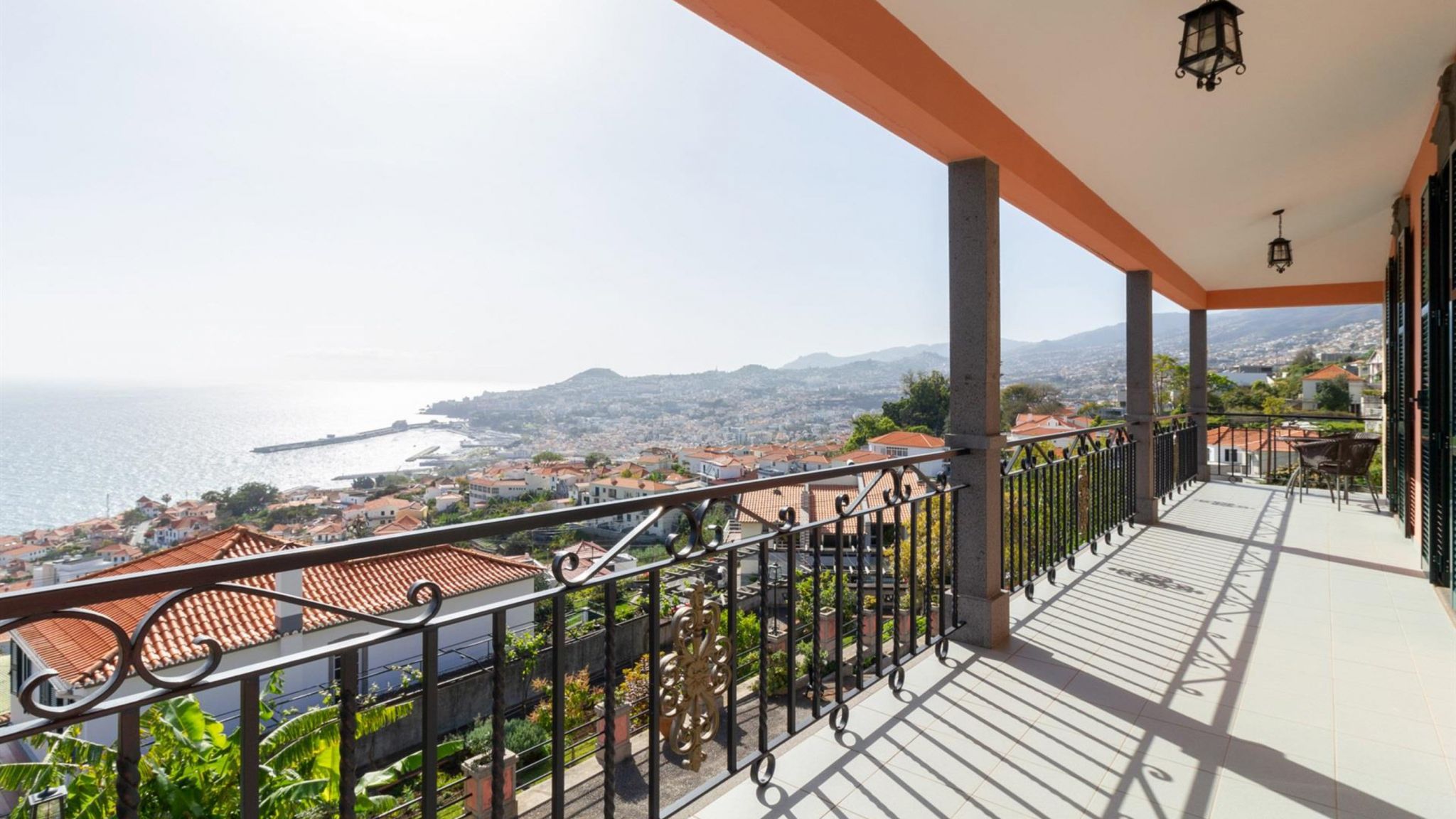 M667 Balcony