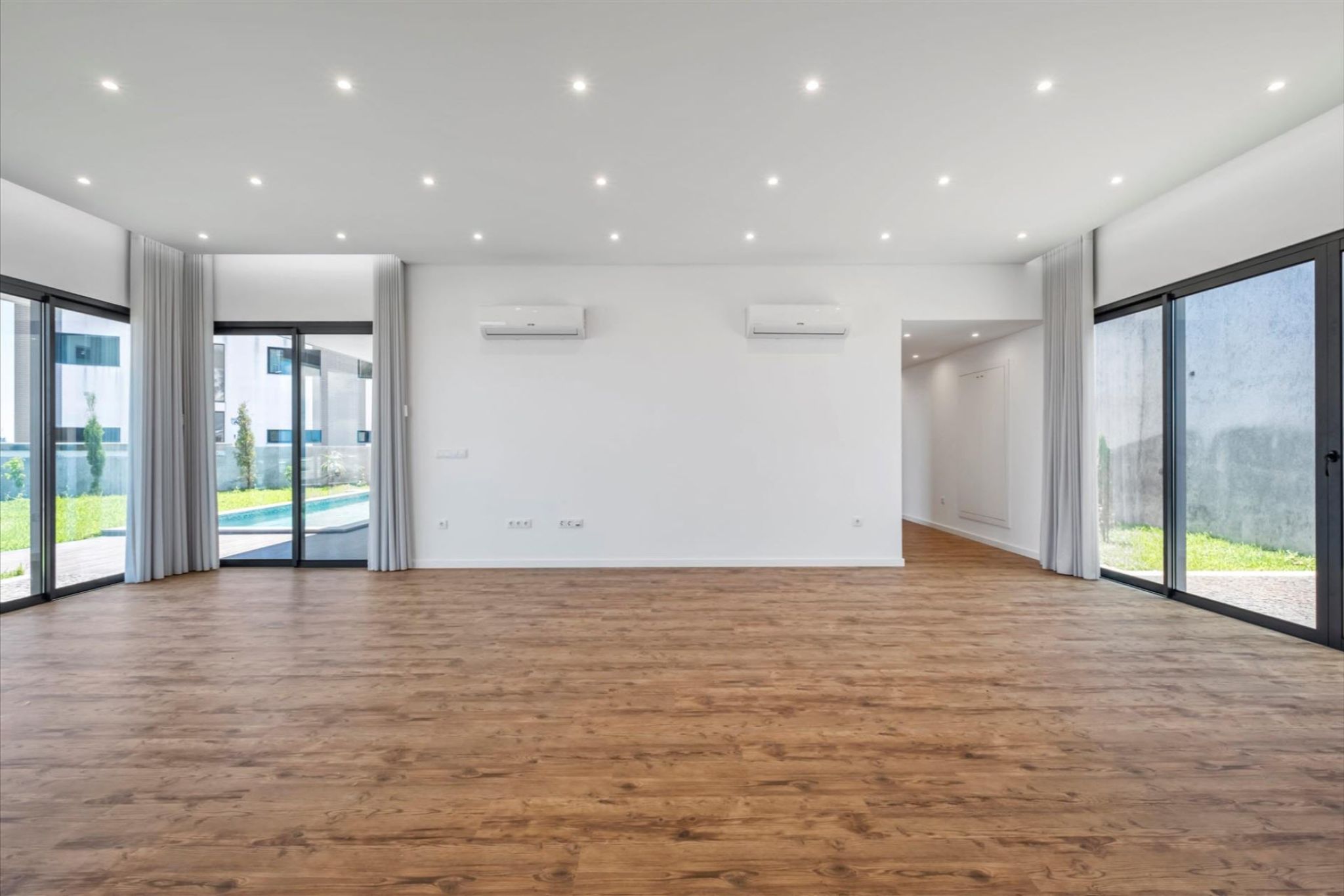 M755 Livingroom