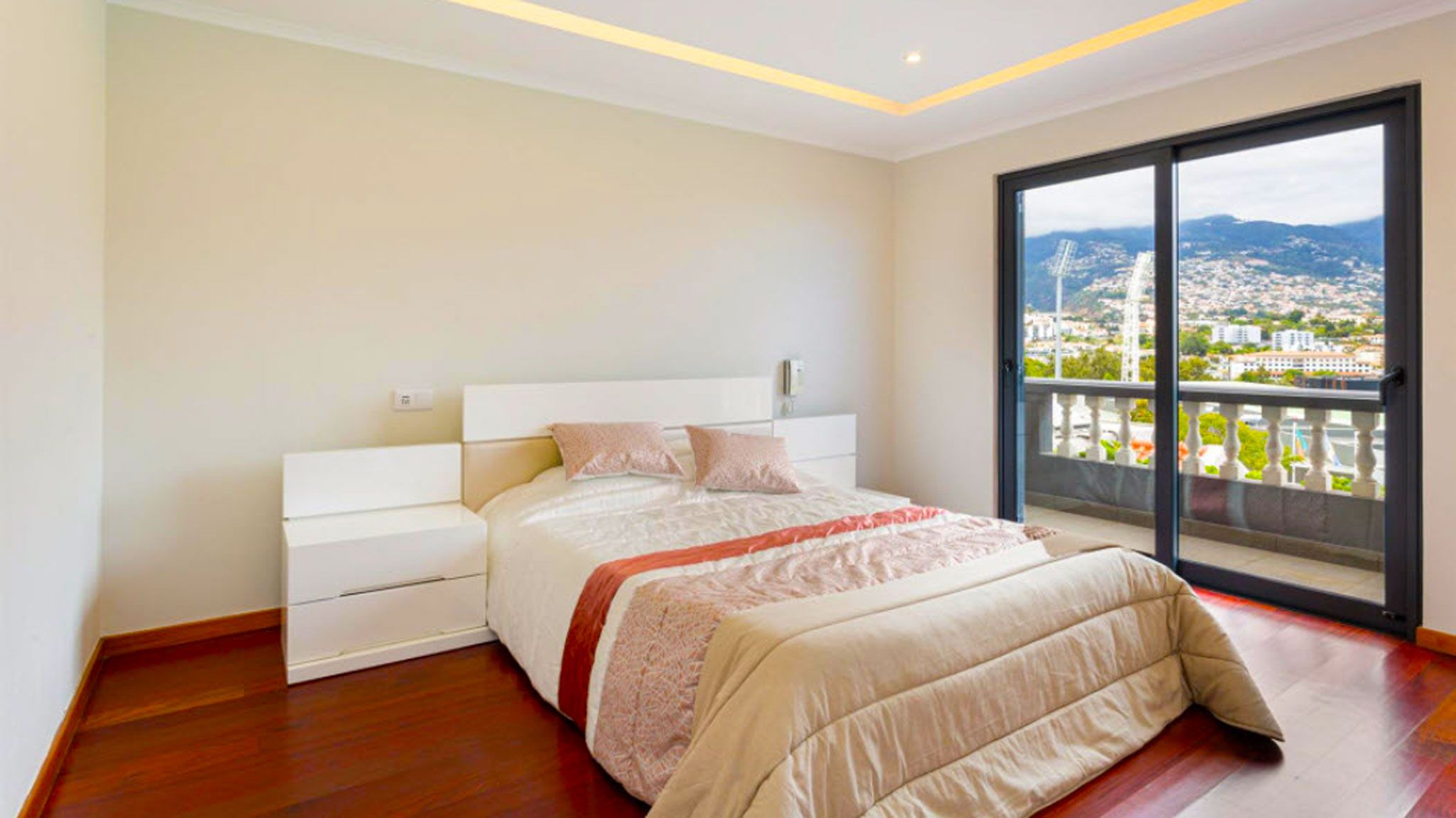 M522 Bedroom