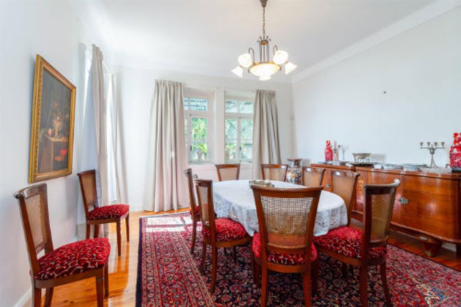 M667 Diningroom