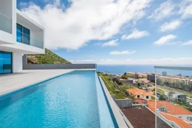 M809 Poolterrasse