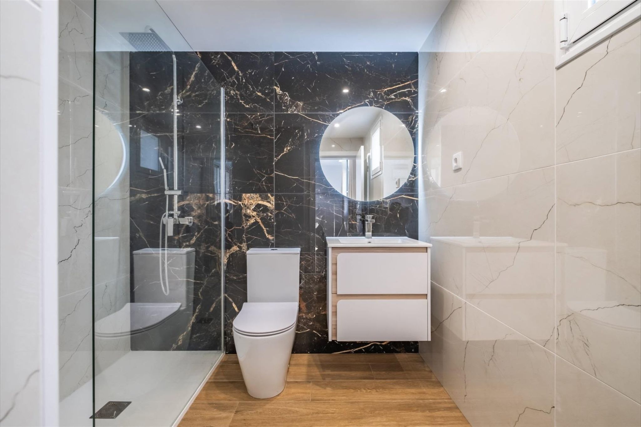 M786 Badezimmer