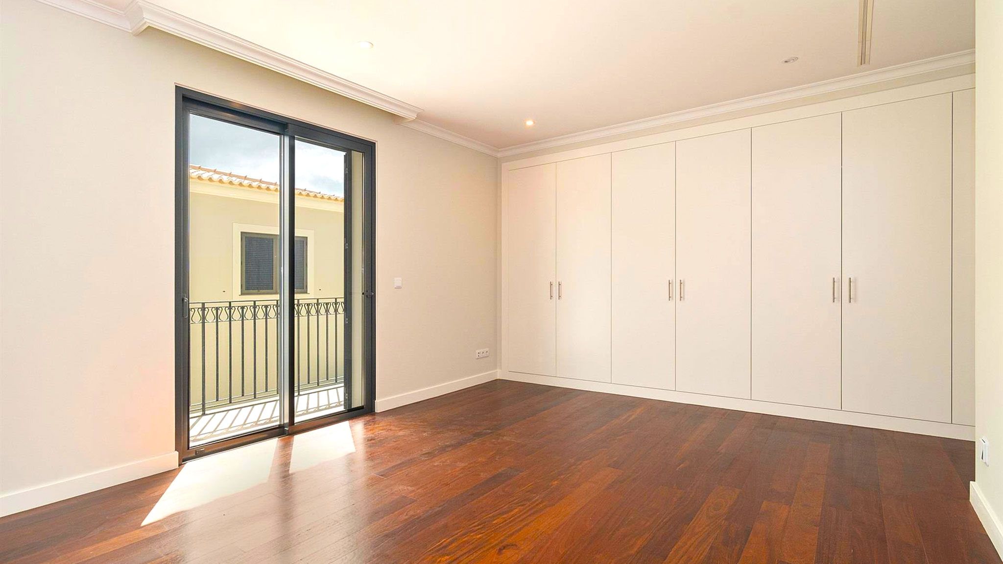 M557 Bedroom